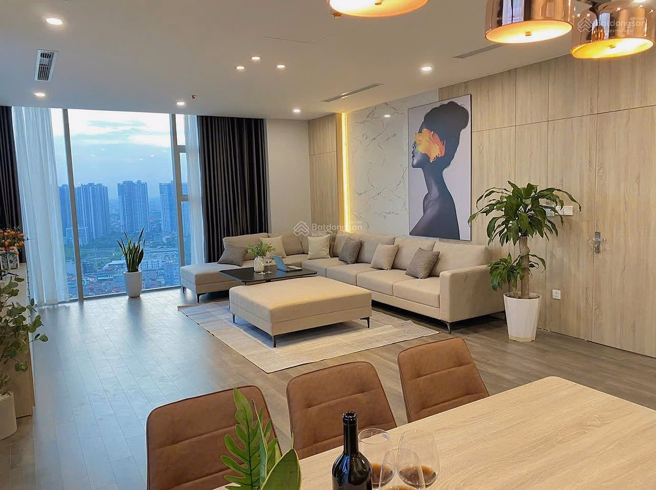 Cheapest CC The Nine, (super rare) 131m2 including 3 bedrooms and 2 bathrooms. Super nice floor, friendly owner, ready red book