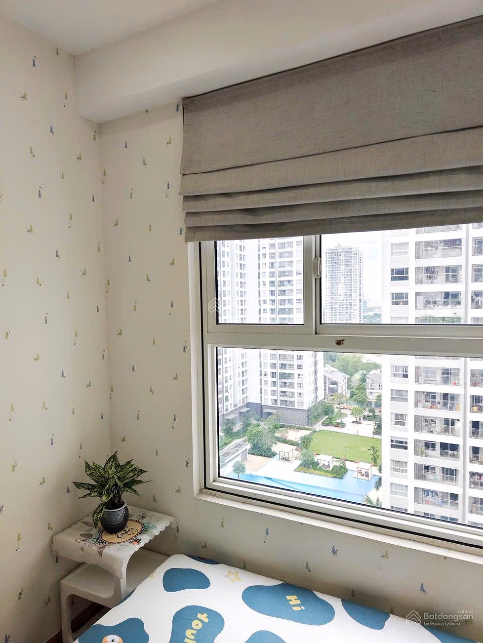 Own a luxury Sunrise Riverside apartment at a good price, 2 bedrooms, 2 bathrooms, 70m2 with books, full amenities