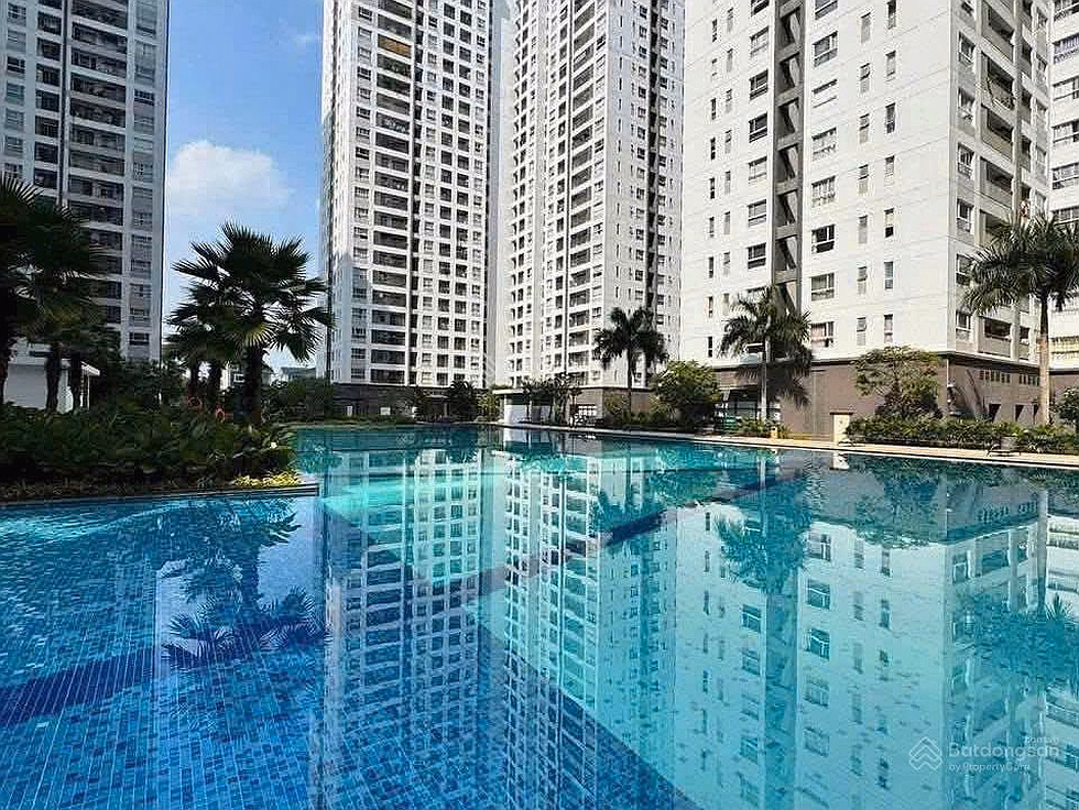 Own a luxury Sunrise Riverside apartment at a good price, 2 bedrooms, 2 bathrooms, 70m2 with books, full amenities
