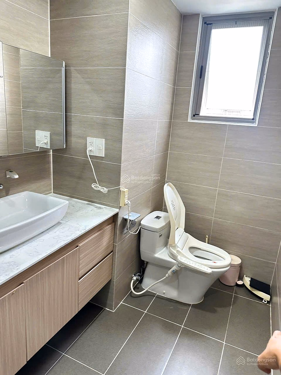 Urgent. Owner reduced price and urgently sold 3-bedroom apartment in Hung Phuc, high floor, villa view, price 9,540 billion