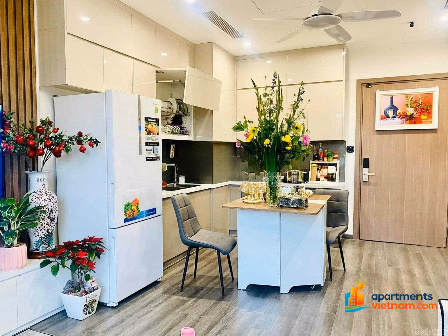 Ms. Hang sends home buyers at Vinhomes Ocean Park a cheap apartment fund, beautiful floors, and ready-made views