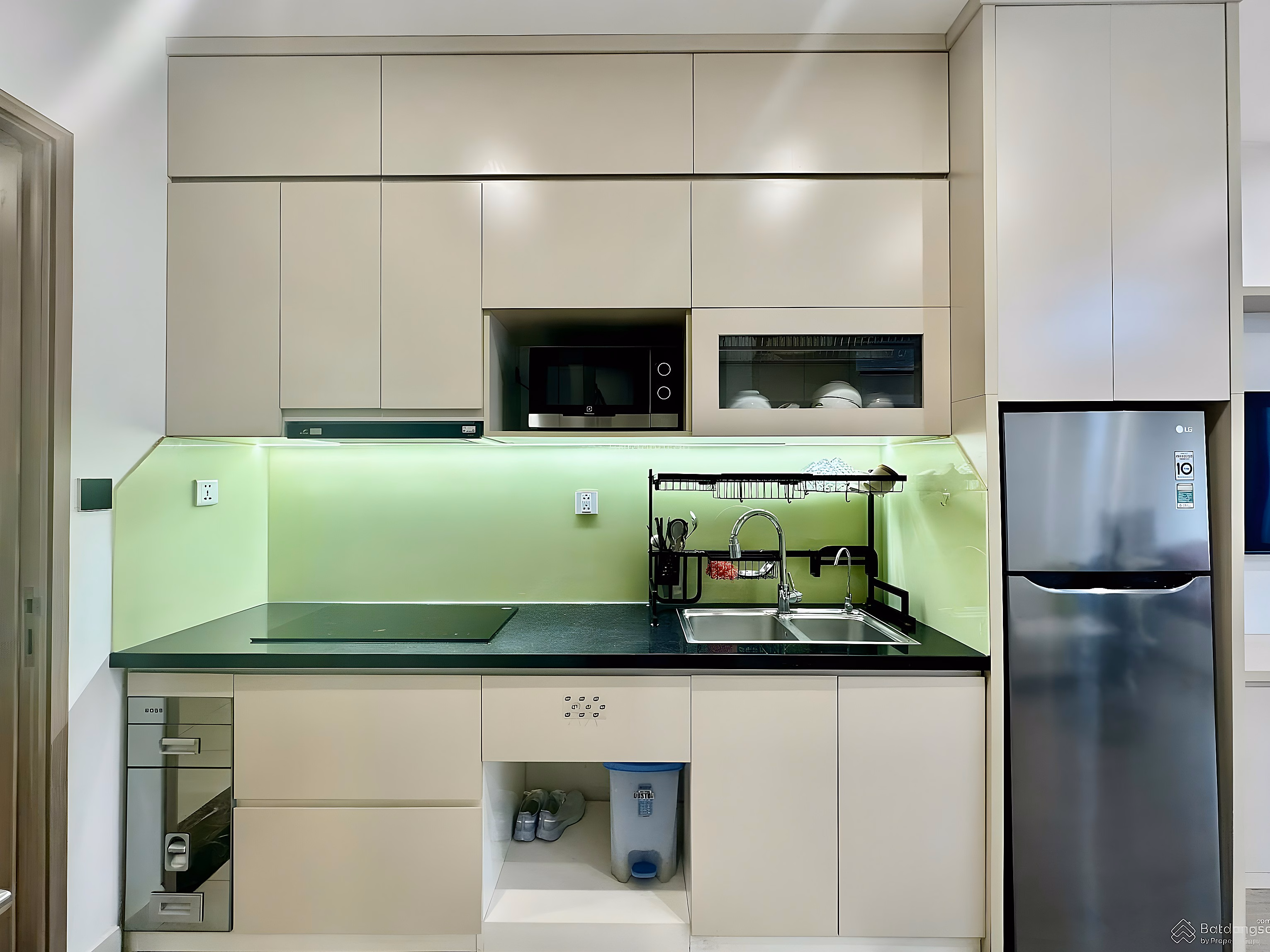 CC sells 2 units at real price: 1bedroom+ 43m2, 2 billion950 and Studio 31.8m2, 2 billion290 Vinhomes Smart urgent sale price this week
