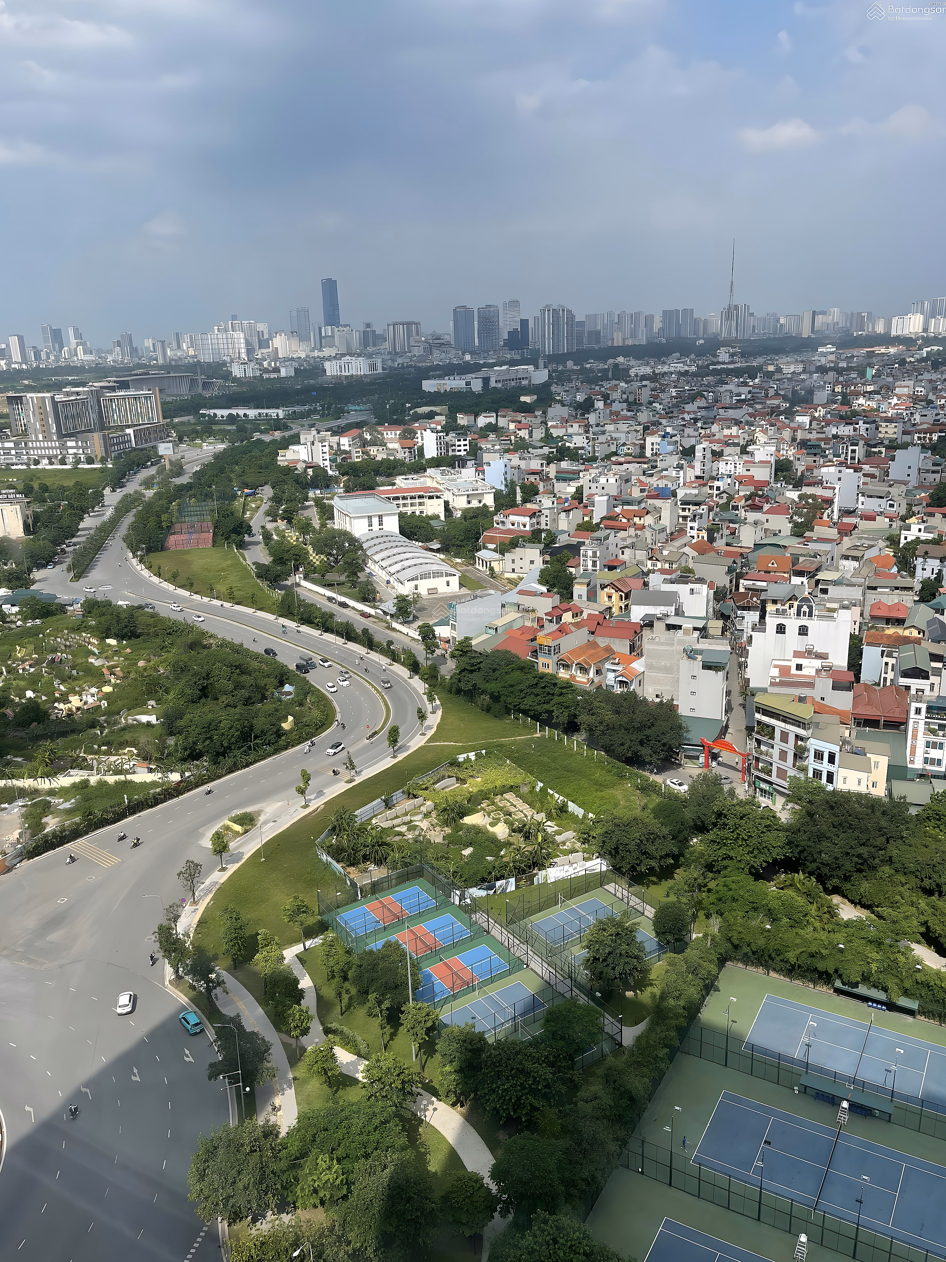 CC sells 2 units at real price: 1bedroom+ 43m2, 2 billion950 and Studio 31.8m2, 2 billion290 Vinhomes Smart urgent sale price this week