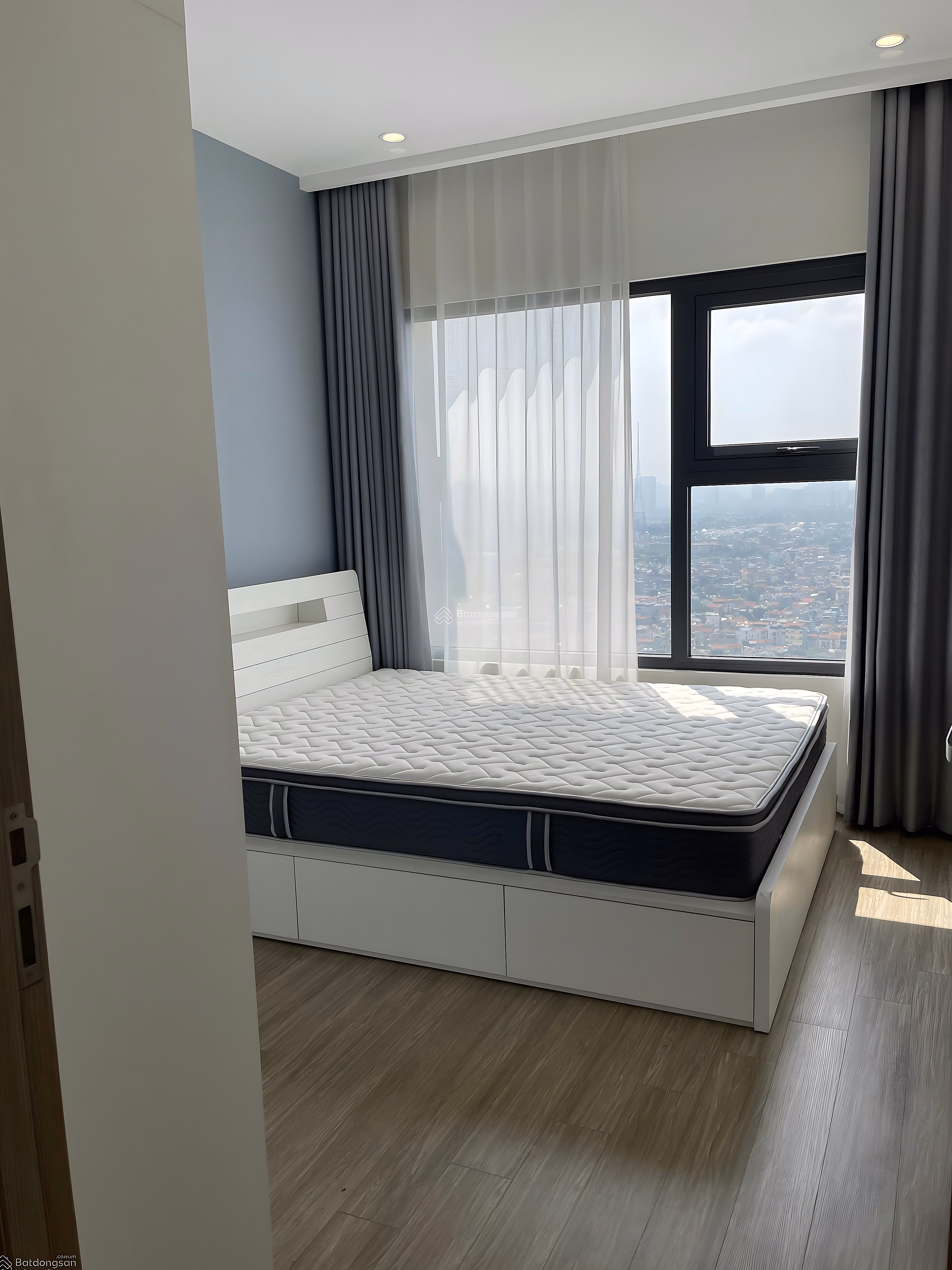 CC sells 2 units at real price: 1bedroom+ 43m2, 2 billion950 and Studio 31.8m2, 2 billion290 Vinhomes Smart urgent sale price this week