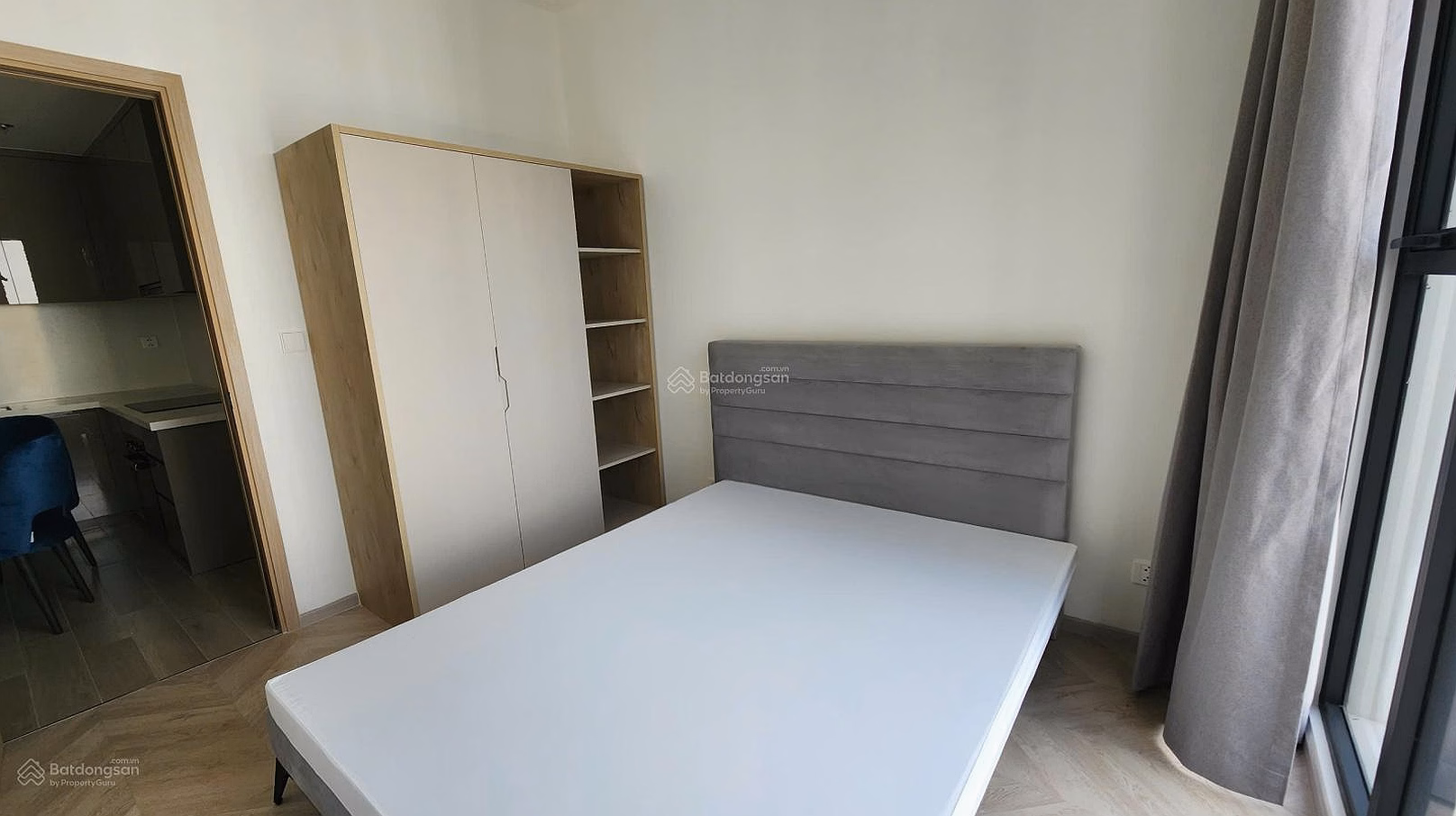 Adjacent to Vincom, 2-bedroom apartment in building D - Masteri Center Point priced at 5.023 billion, middle floor with full furniture