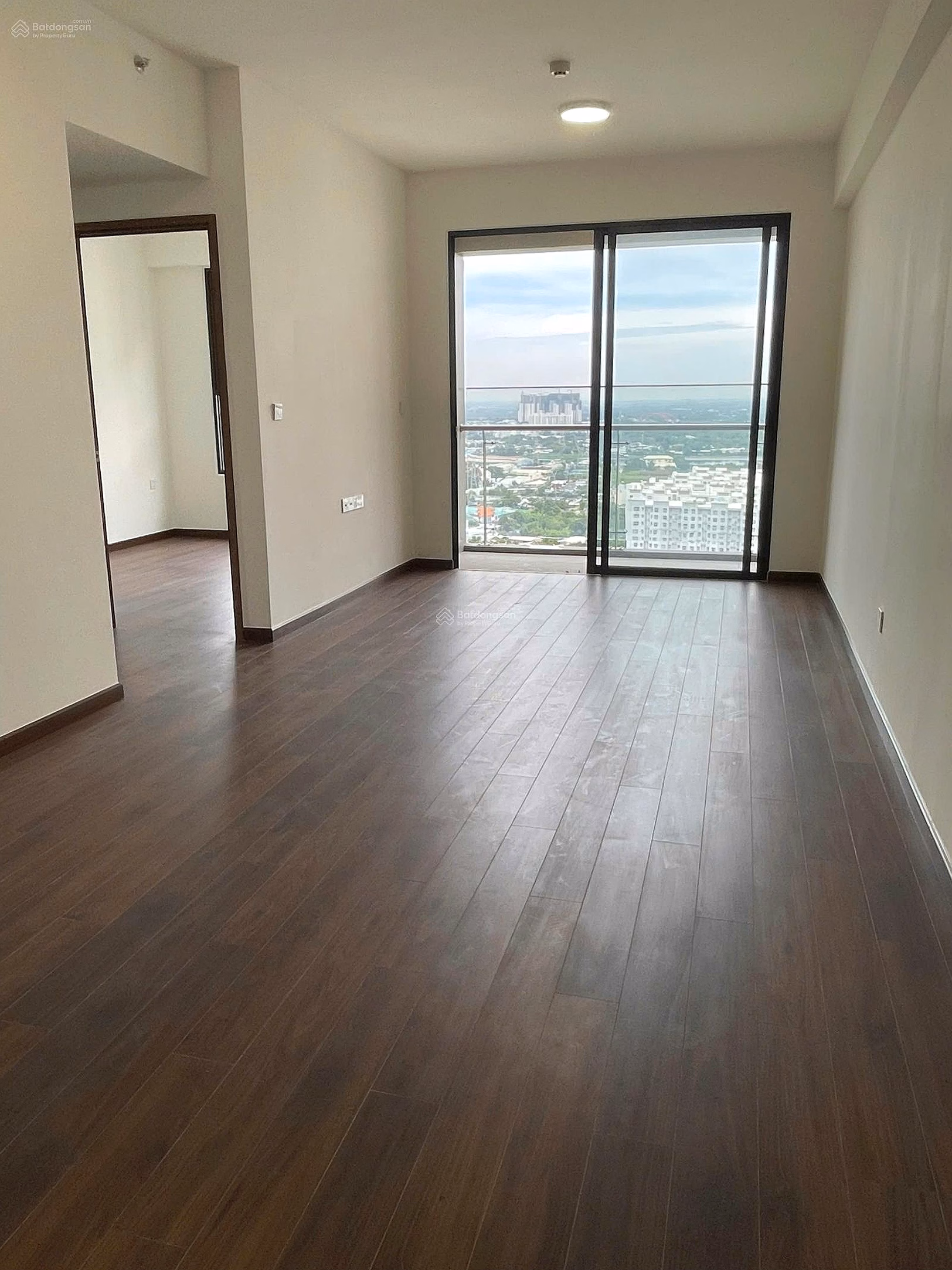 Selling 3-bedroom apartment 97m2 Akari Phase 2, 100% new house, free QL. Pink book ready, notarized immediately