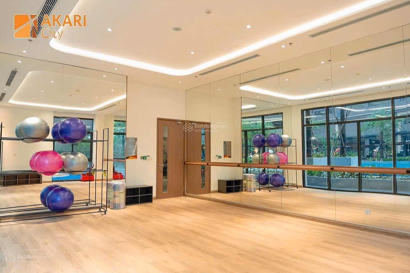 Selling 3-bedroom apartment 97m2 Akari Phase 2, 100% new house, free QL. Pink book ready, notarized immediately