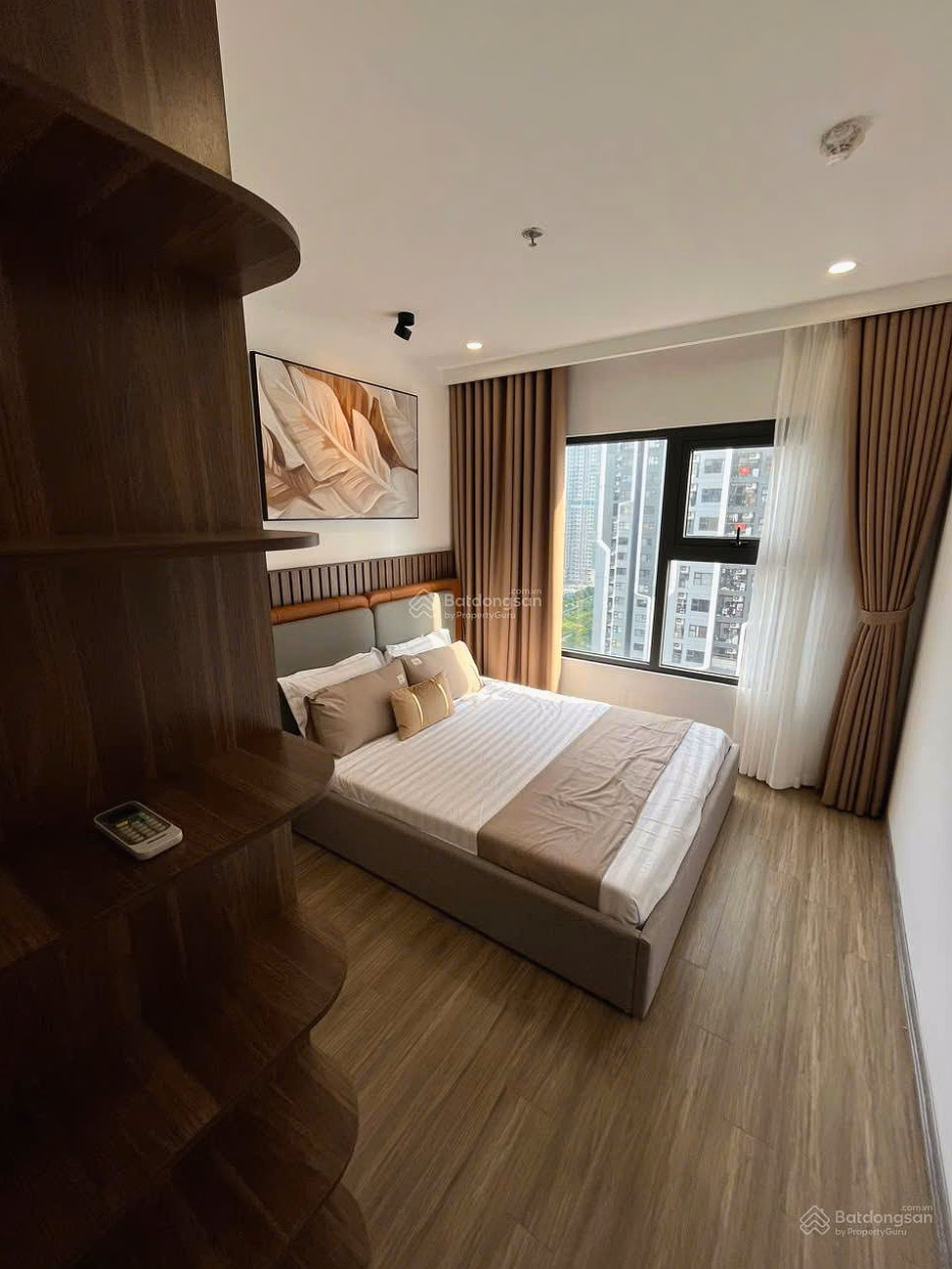 Owner sends for sale 2 bedroom apartment - 54m2 - 4.05 billion fully furnished Vinhomes Smart City urban area