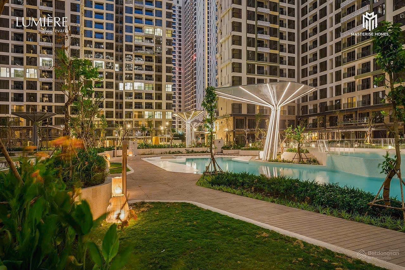 Apartment with internal view of tower A on the middle floor - good price only 4.86 billion at Lumiere Boulevard, receive housing immediately