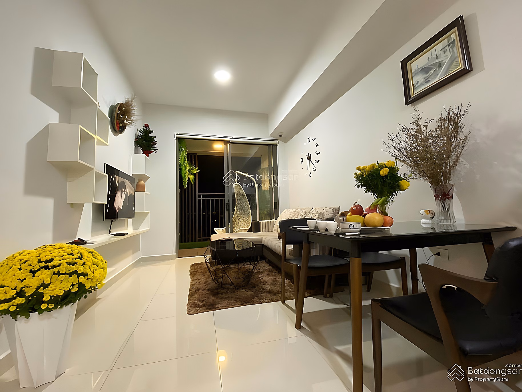 Hot apartment 2 bedrooms 2 bathrooms 73m2 very good price 5.7 billion insurance premium at The Botanica Pho Quang near TSN airport
