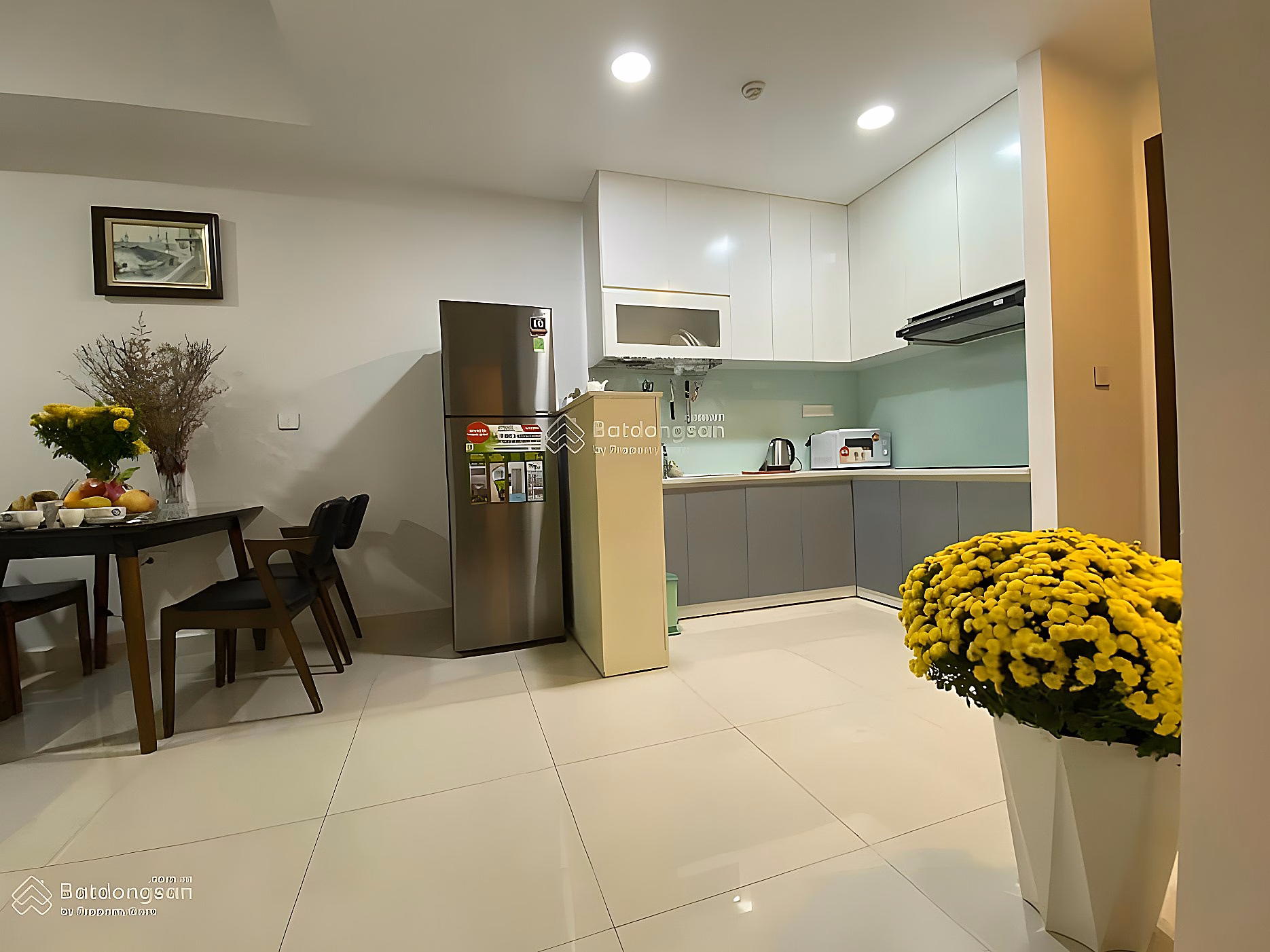 Hot apartment 2 bedrooms 2 bathrooms 73m2 very good price 5.7 billion insurance premium at The Botanica Pho Quang near TSN airport