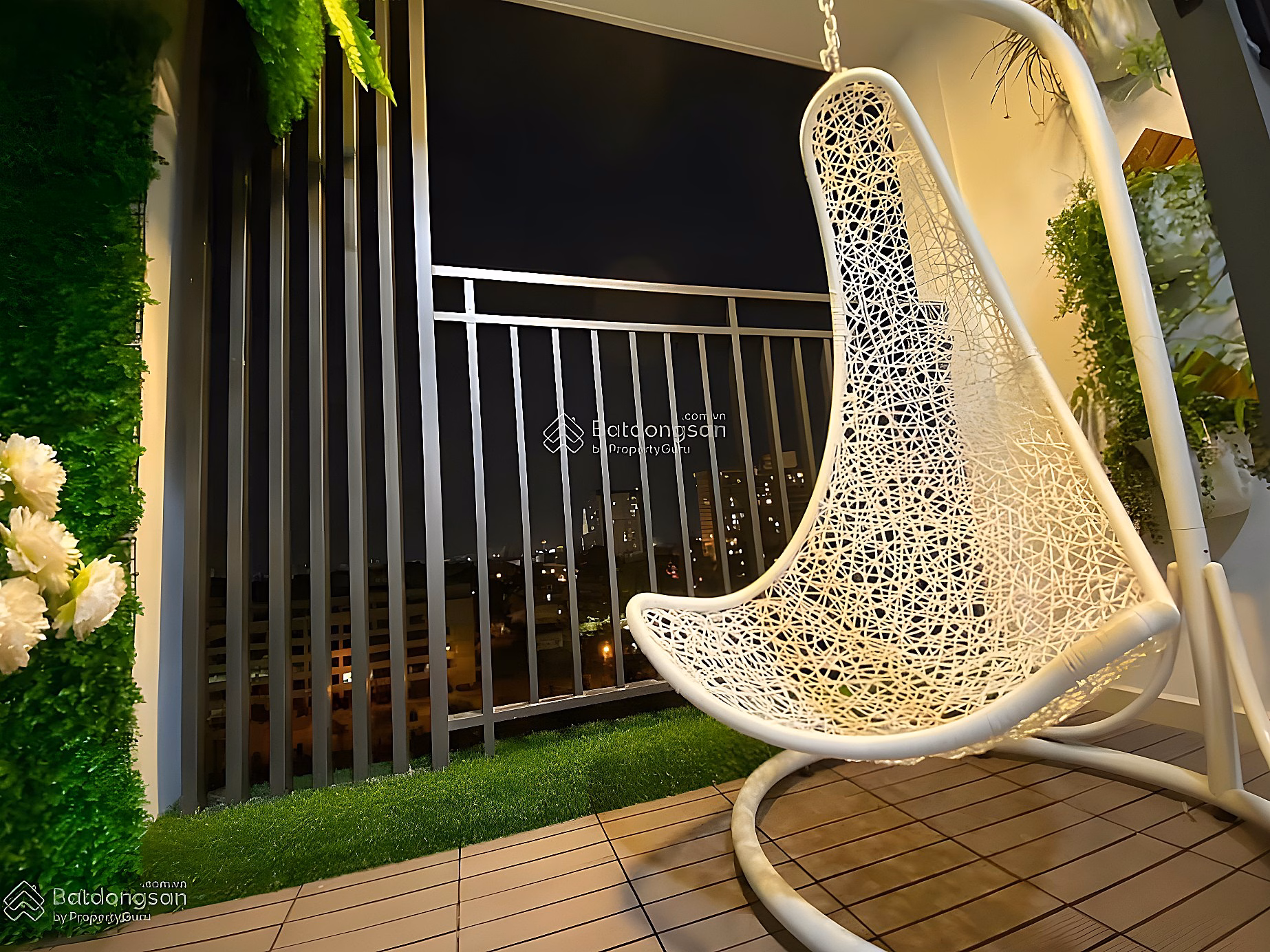 Hot apartment 2 bedrooms 2 bathrooms 73m2 very good price 5.7 billion insurance premium at The Botanica Pho Quang near TSN airport