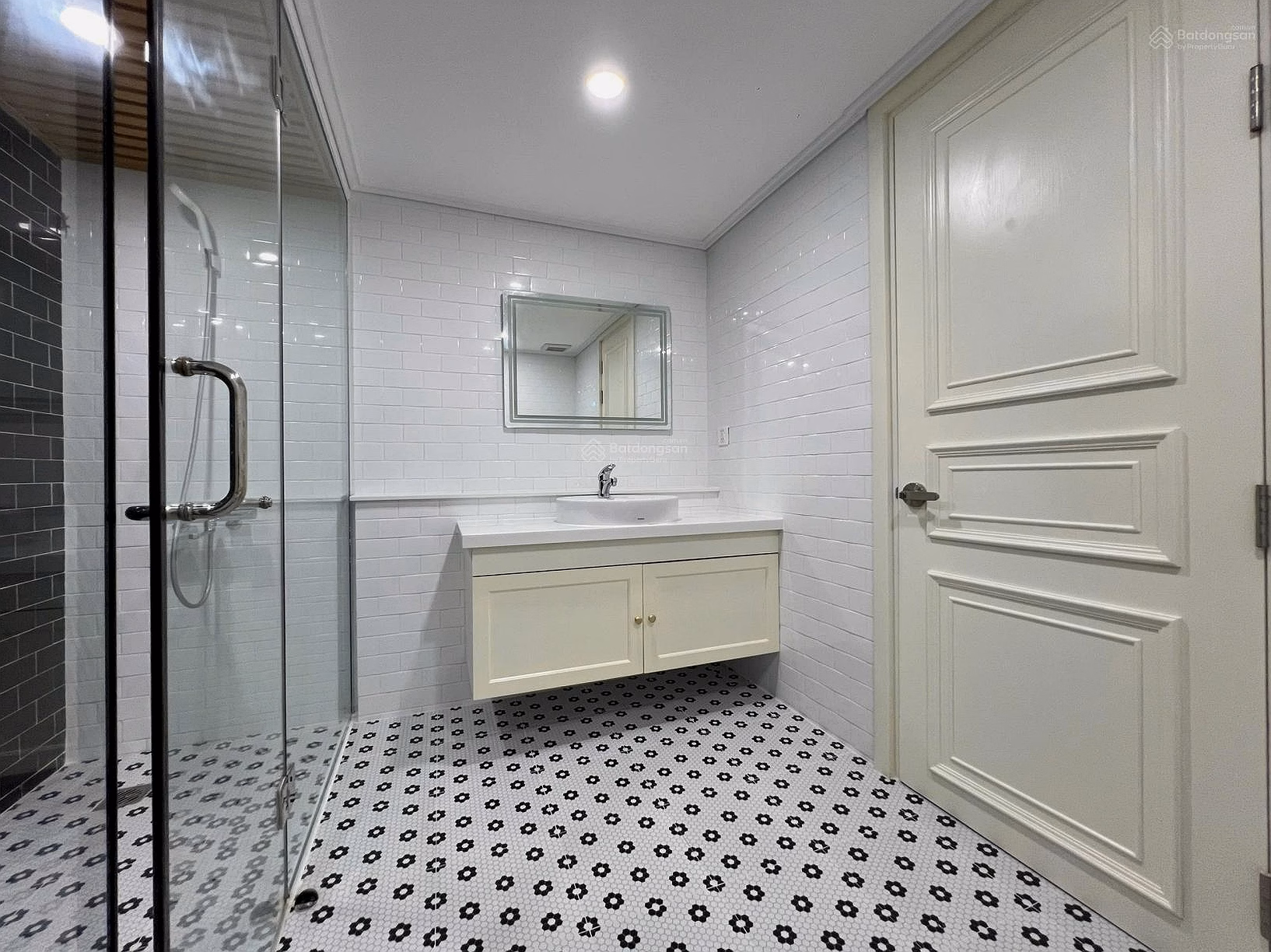 Super vip - the most worth buying duplex apartment today - extremely large area of ​​350m2