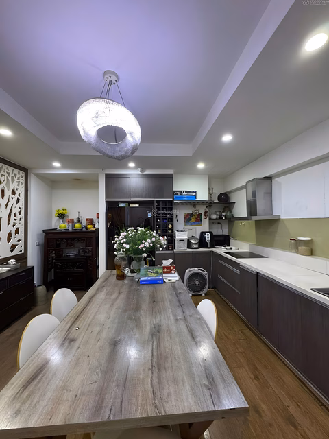 Rare apartment UDIC N04 3 bedrooms 2 full bathrooms with car slot, price only 20 million, closing date 0836 816 ***(Chinese)