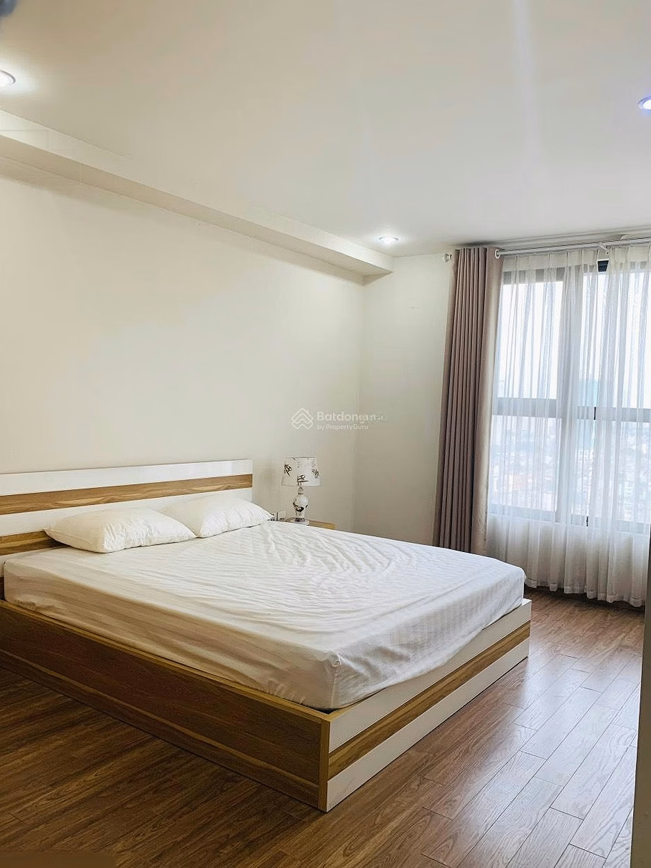 Star City Le Van Luong apartment for rent, 153m², 3 bedrooms fully furnished, price 25T, with car slot***