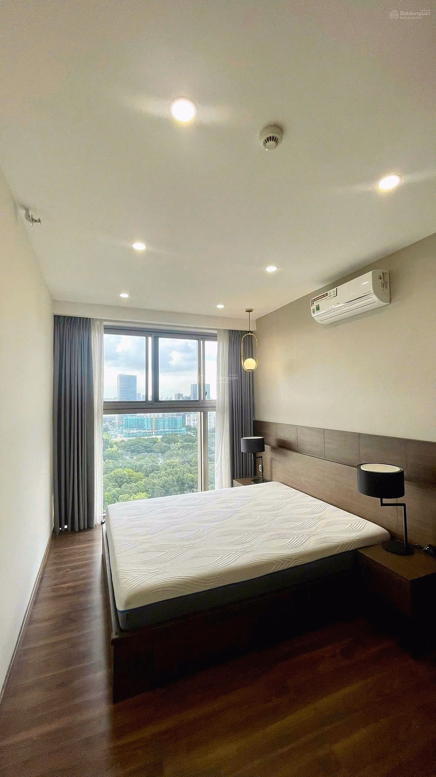 Owner offers to sell Midtown apartment M5-135m2, high floor, corner apartment, river view, price 16 billion all in