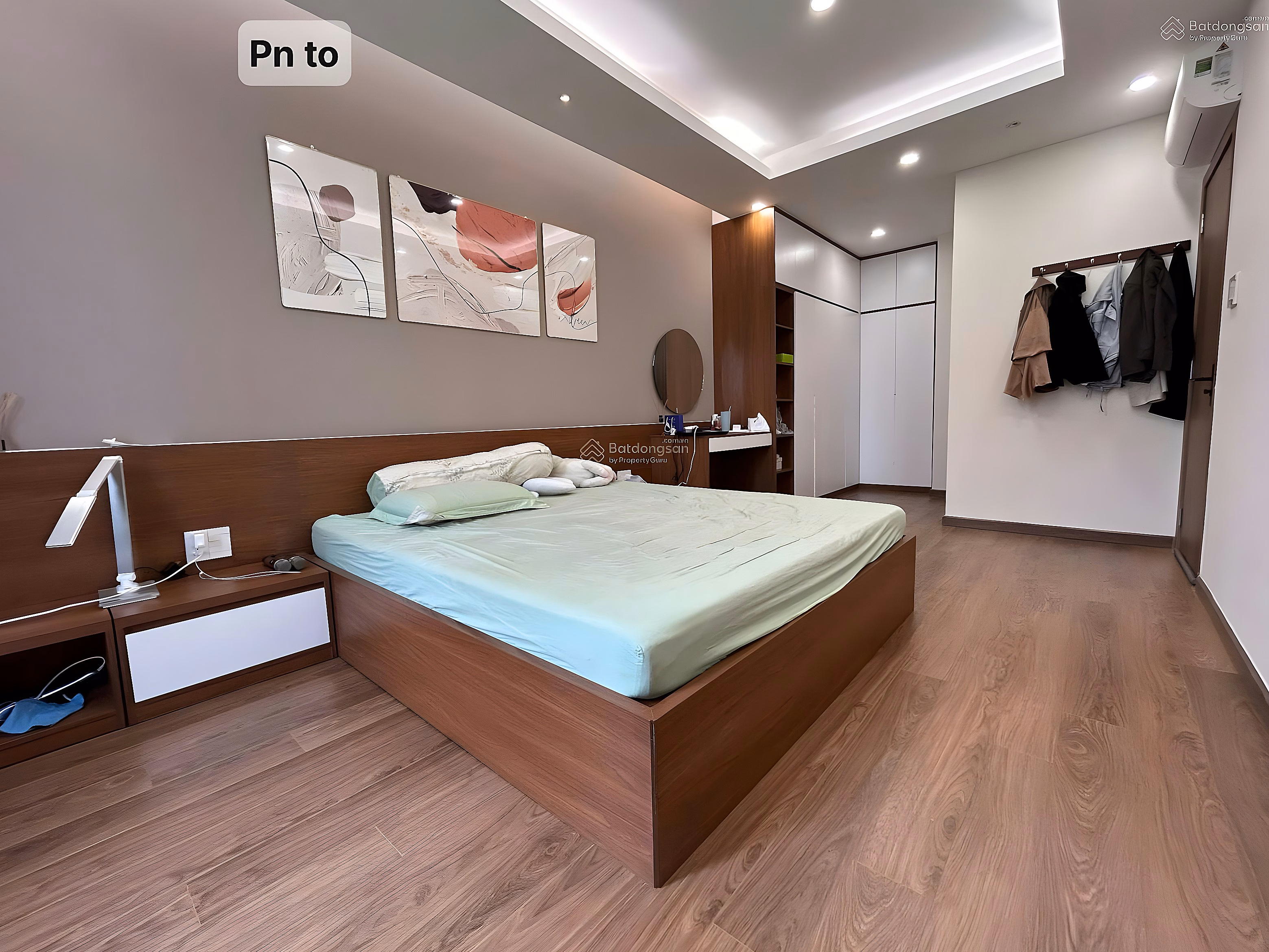 Apartment for rent with 2 bedrooms, 2 bathrooms, 102m2, price only 15 million