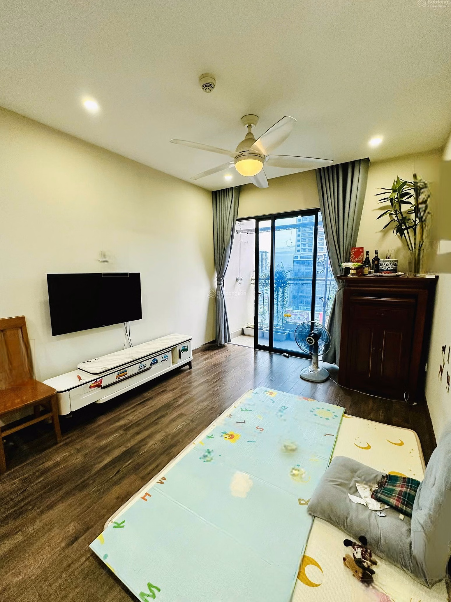 Good price I need to rent a 3-bedroom apartment, area 100m, nice floor, airy house price 16 million/month at Goldseason
