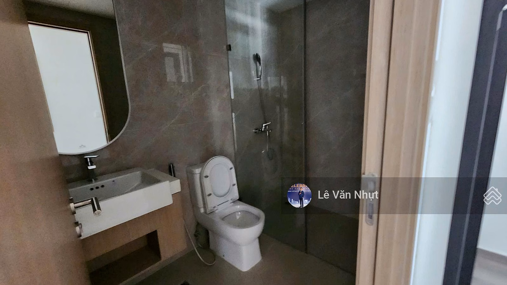 Corner apartment for sale, 2 bedrooms, middle floor - Tower D - fully furnished, Masteri Center Point, price 4.88 billion all in