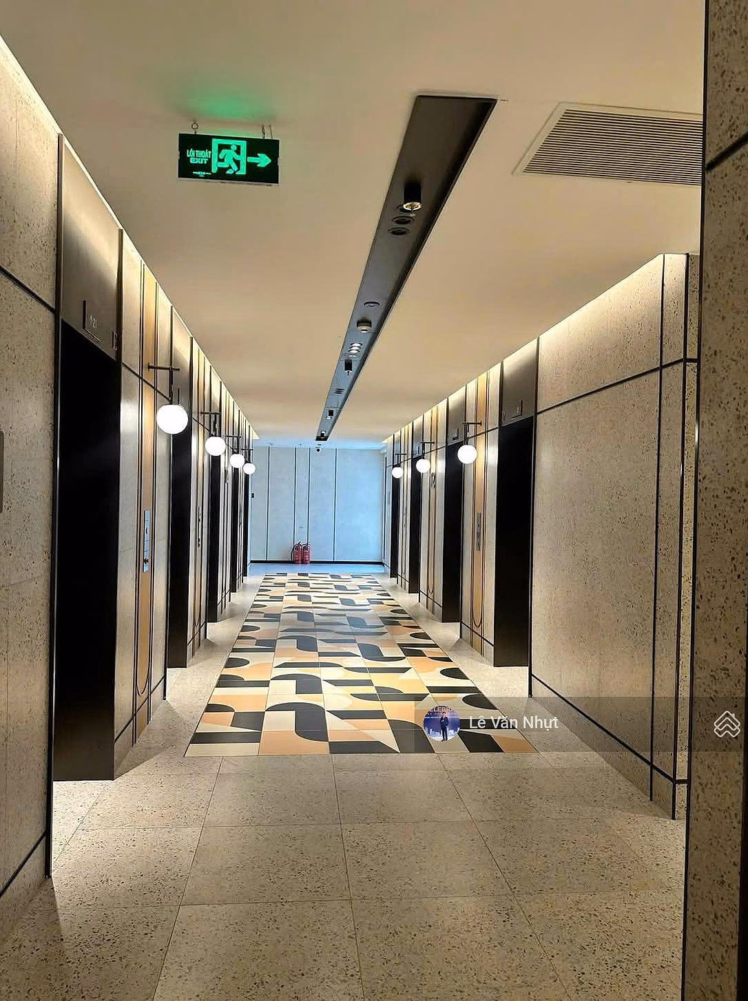 Corner apartment for sale, 2 bedrooms, middle floor - Tower D - fully furnished, Masteri Center Point, price 4.88 billion all in