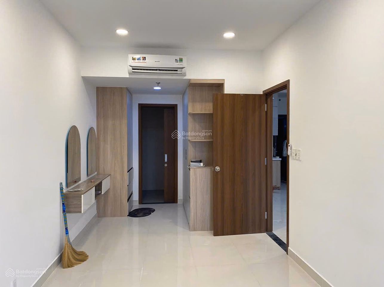 Tulip Tower officetel apartment for sale, 2.65 billion, 79m2 (2 bedrooms, 2 bathrooms)