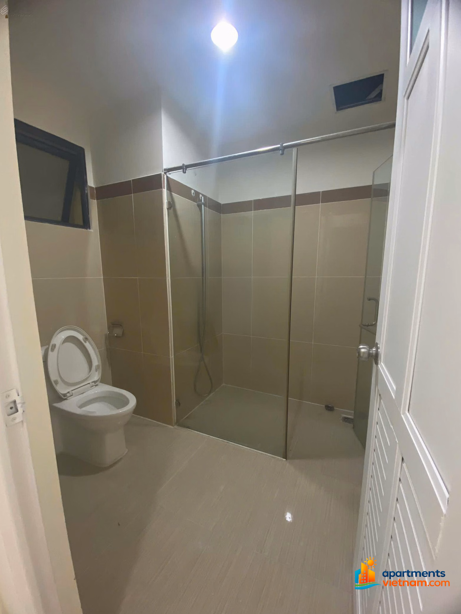 Selling 90m2 2 bedrooms 2 bathrooms empty house price 3.1 billion cheaper than market price 150 million guaranteed 100% real news inbox me