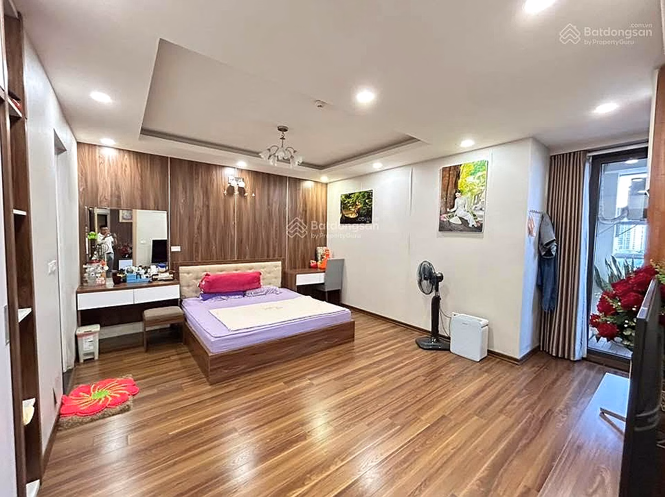I need to sell apartment Vien 103, Van Quan 84m2, 2 bedrooms, 2 vs., good price