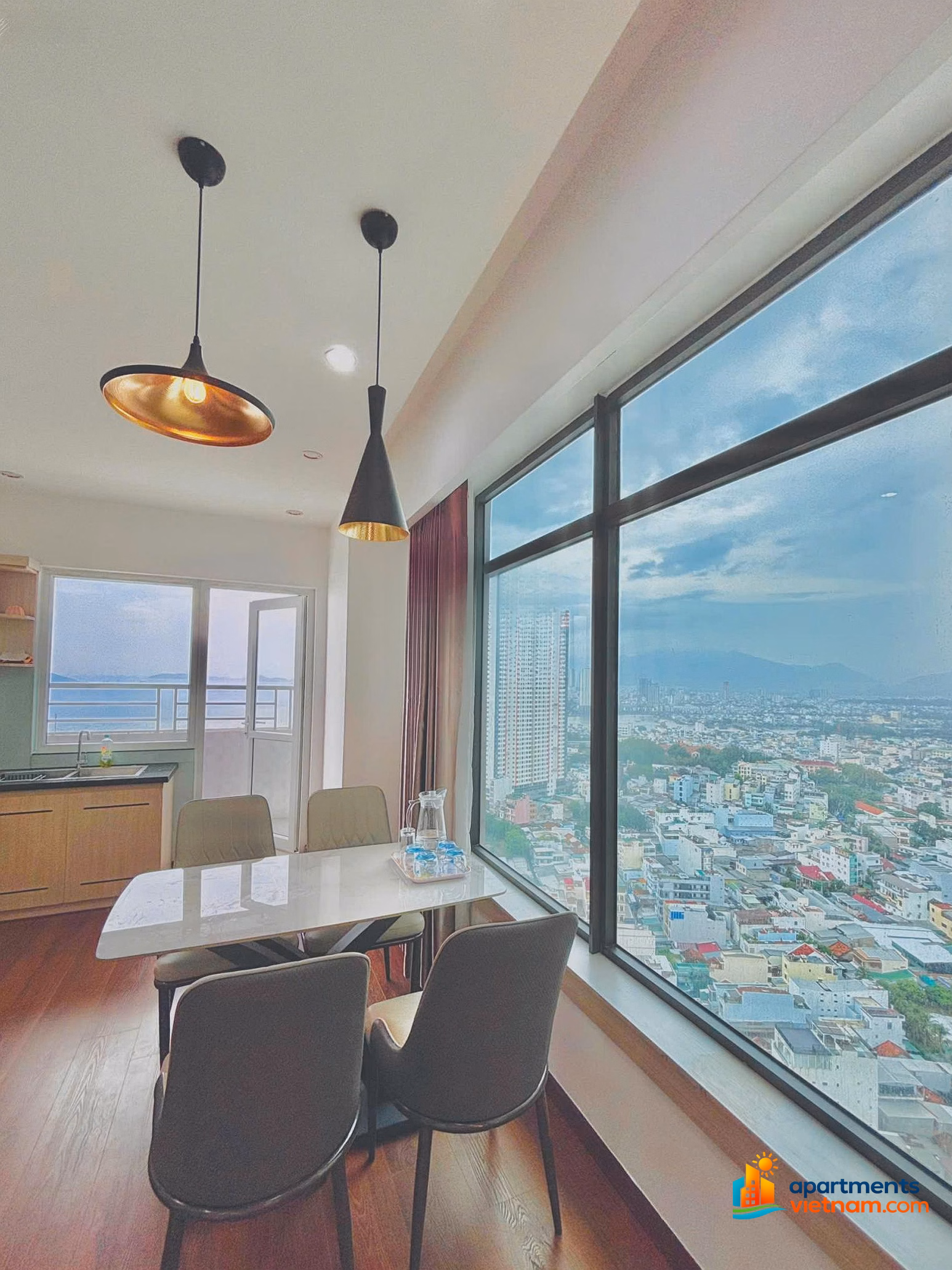 Need to rent short or long term corner apartment with sea and street view. Contact now 0989 271 ***