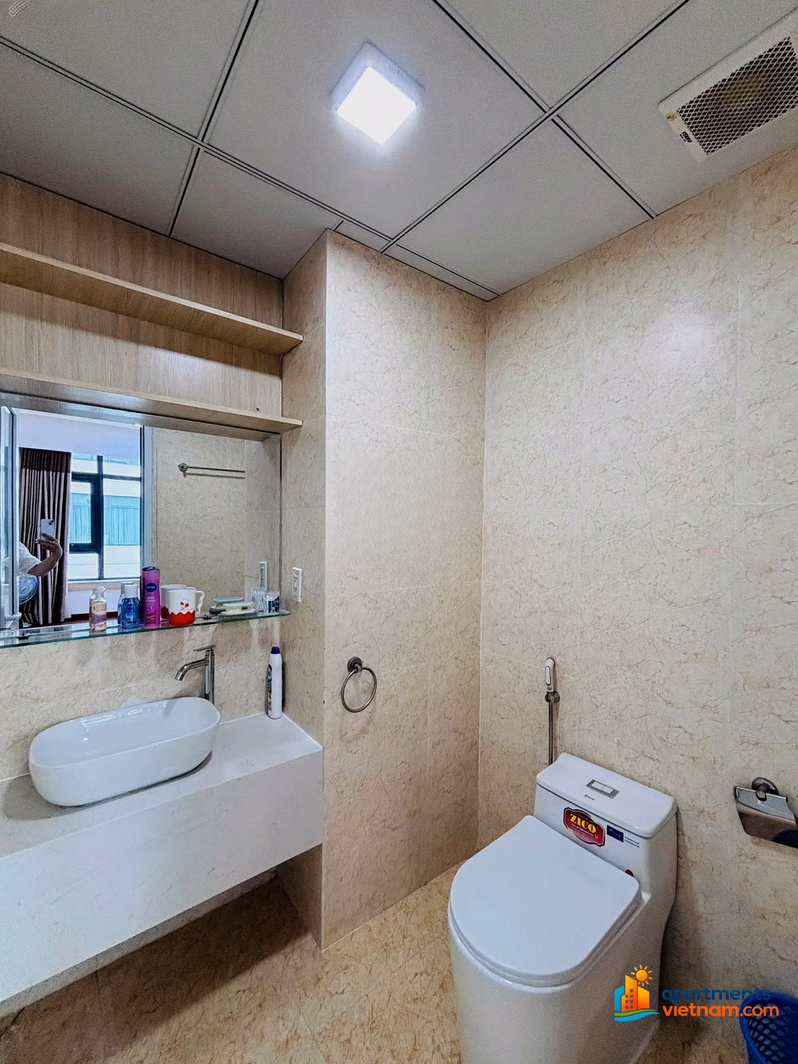 Need to rent short or long term corner apartment with sea and street view. Contact now 0989 271 ***