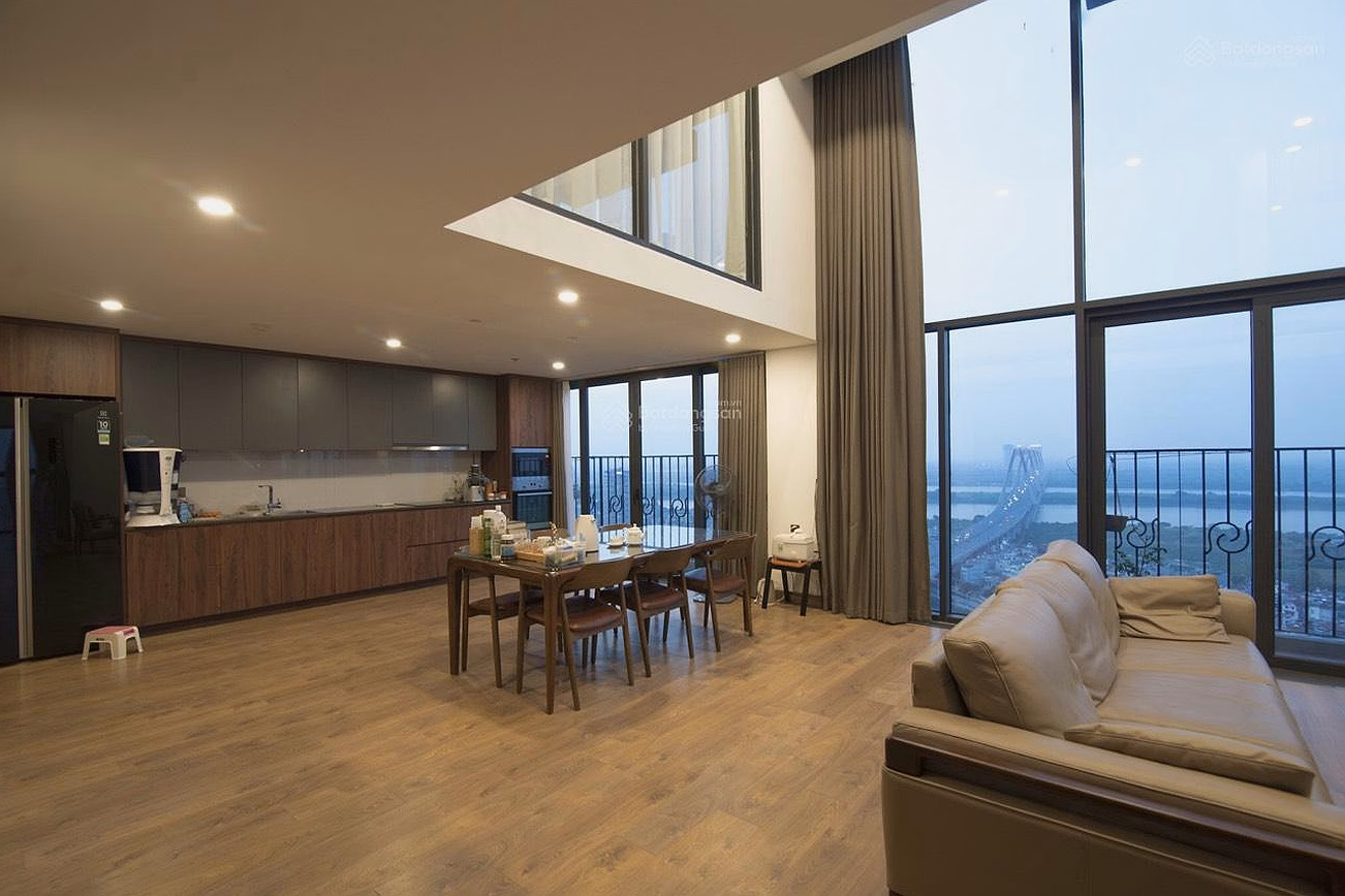 Urgent sale of 160m2 Queen apartment with West Lake + Red River view at CC PentStudio***
