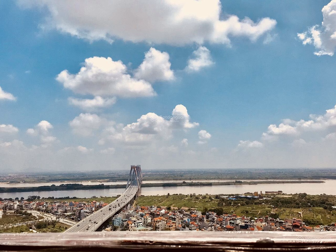 Urgent sale of 160m2 Queen apartment with West Lake + Red River view at CC PentStudio***