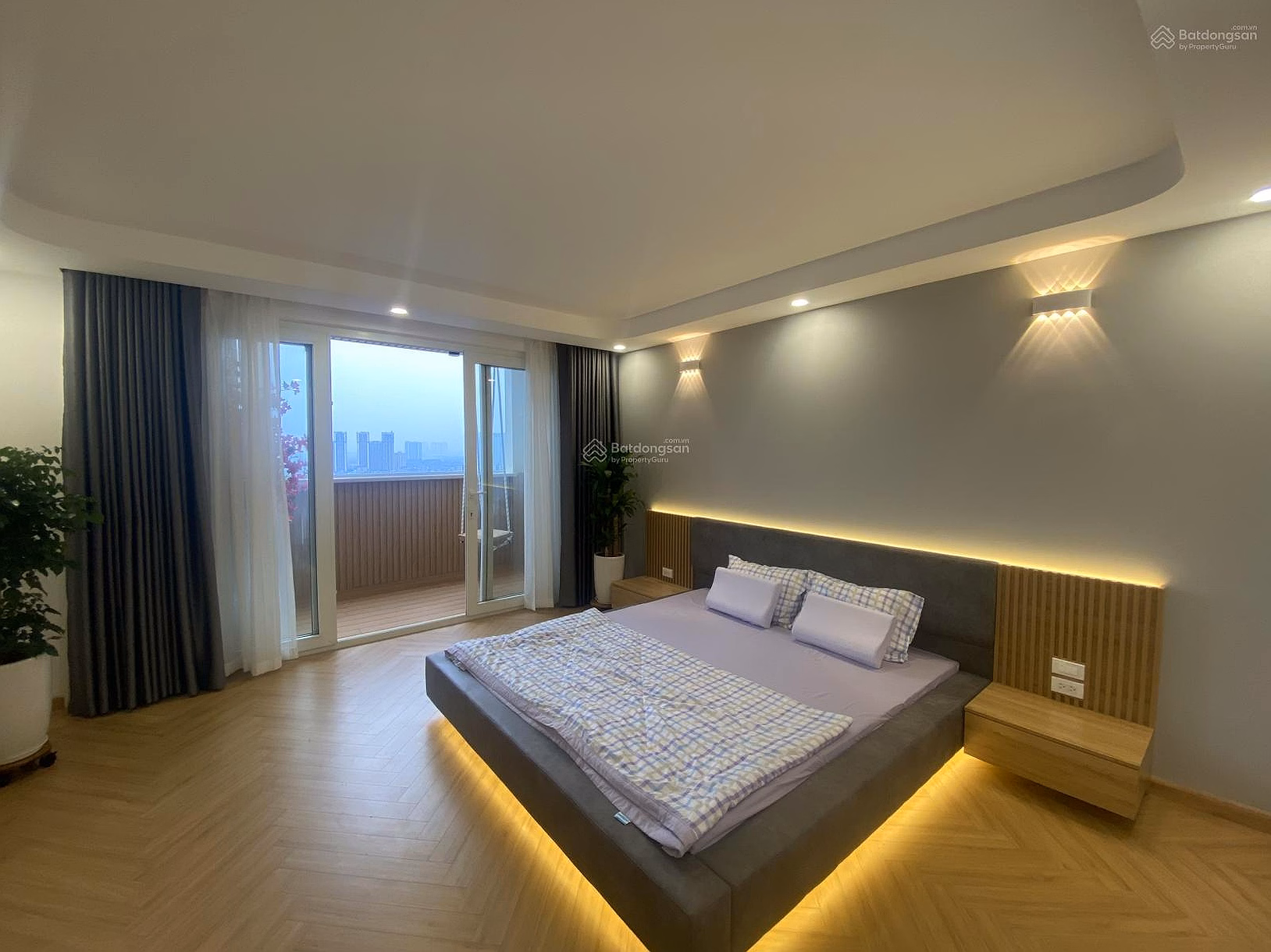Apartment for sale in building M5 - 91 Nguyen Chi Thanh, area 133 m2, 3 bedrooms, BC Southeast, lake view, price 12.5 billion