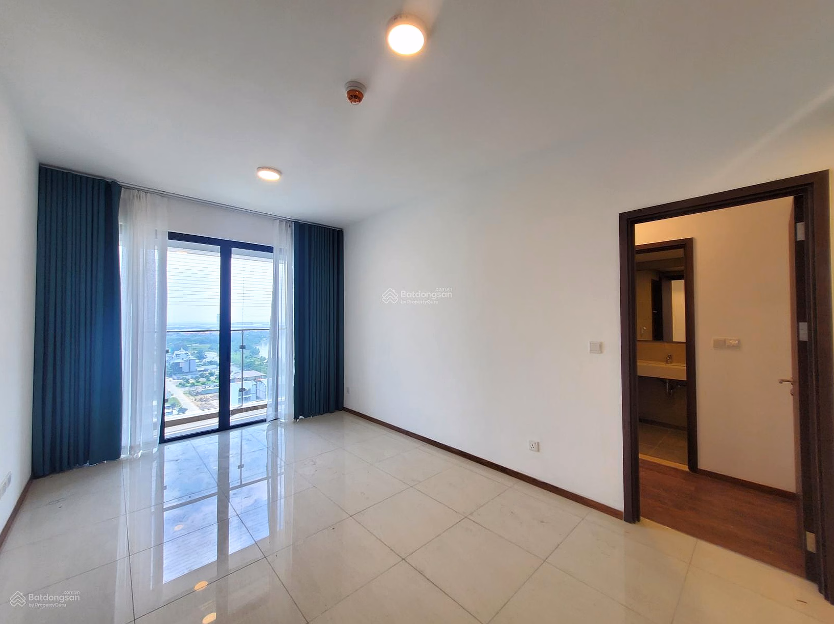 One Verandah apartment for sale - 2 bedrooms 81m2 river view SG & District 7, cool SE balcony, cheap price for 1 apartment with river view