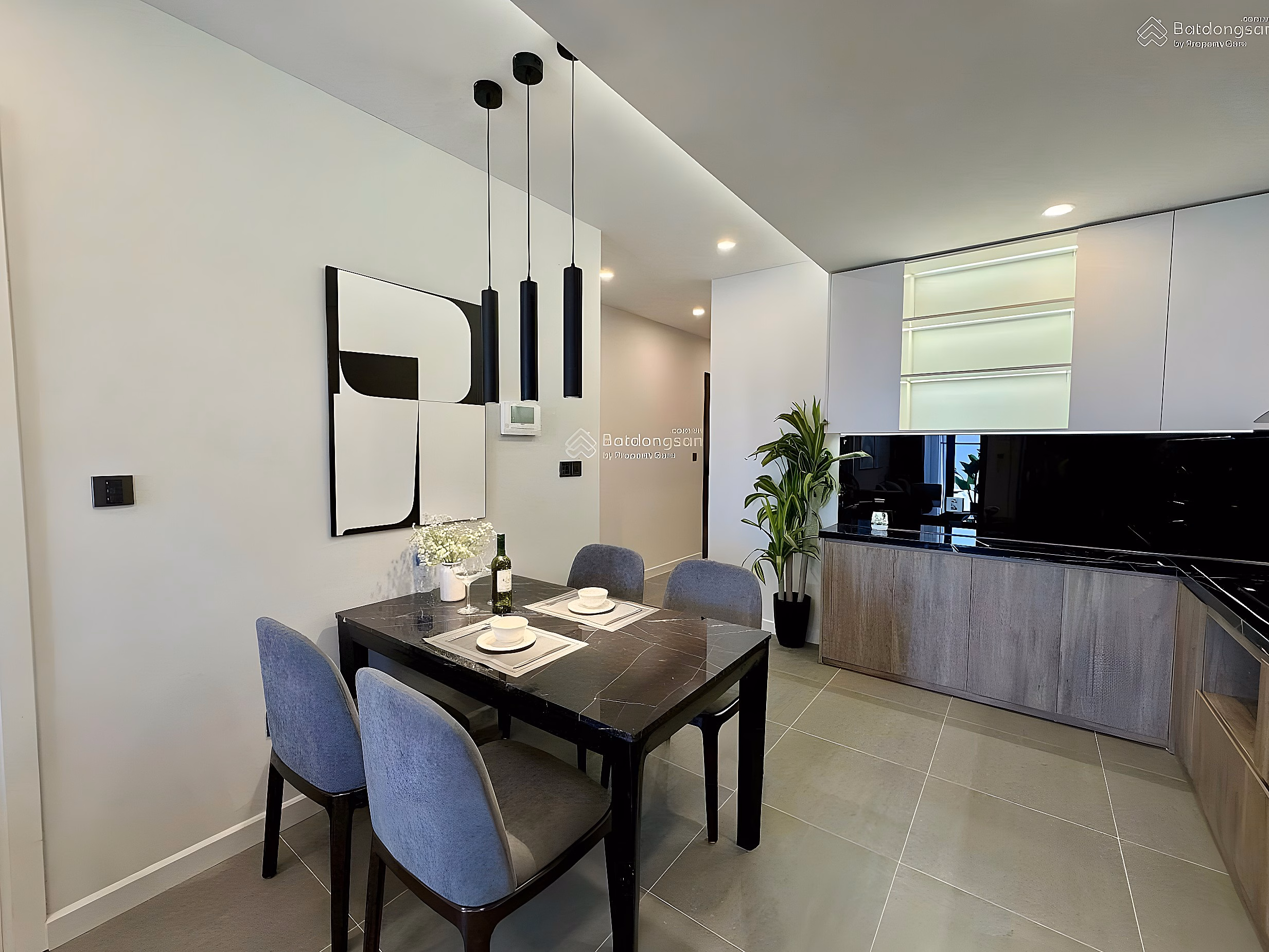 Selling Samsora Cau Am apartment 70m2, 2 bedrooms, 2 bathrooms, VIP furniture, price over 4 billion