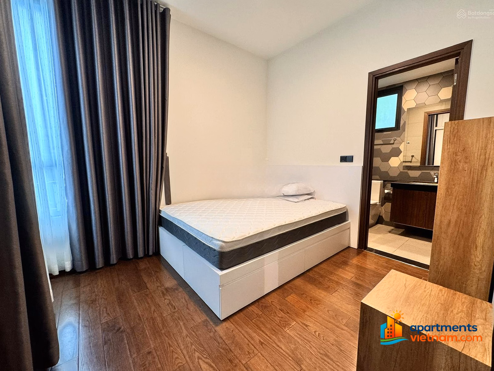 3 bedrooms for rent at D'Edge Thao Dien, garden apartment. Specializing in renting/transfering 1 bedroom - 4 bedroom d'Edge