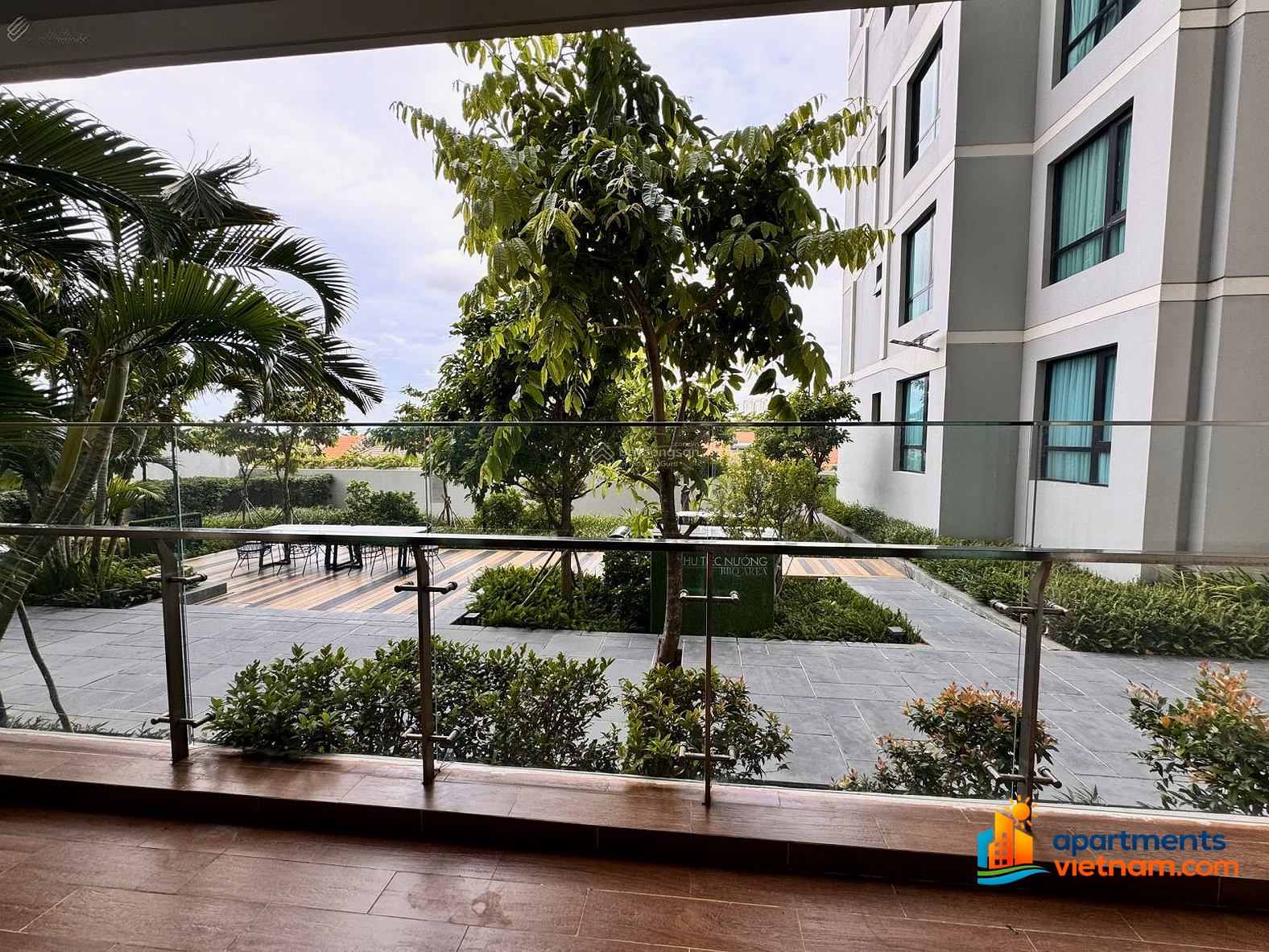 3 bedrooms for rent at D'Edge Thao Dien, garden apartment. Specializing in renting/transfering 1 bedroom - 4 bedroom d'Edge
