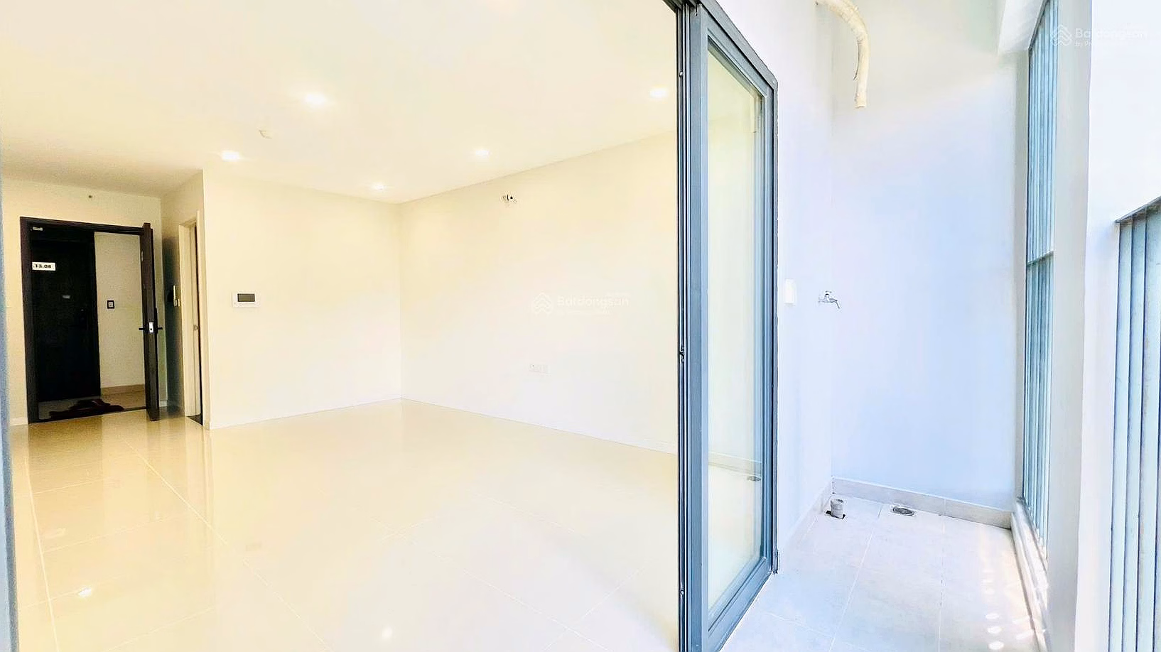 Officetel apartment for sale at Lavida Plus District 7, 37m², price only 2.45 billion