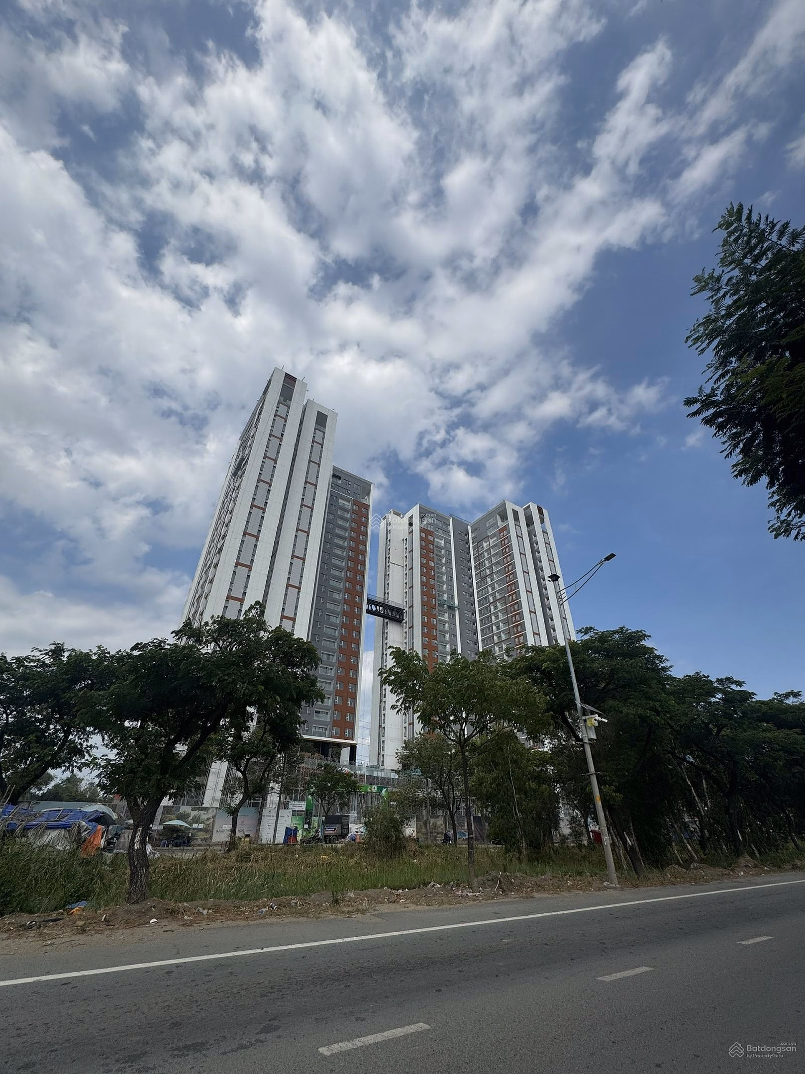 Selling Essensia Sky apartment, Nguyen Huu Tho, 5.45 billion VND, 74m2, 2 bedrooms + 2 bathrooms/baths