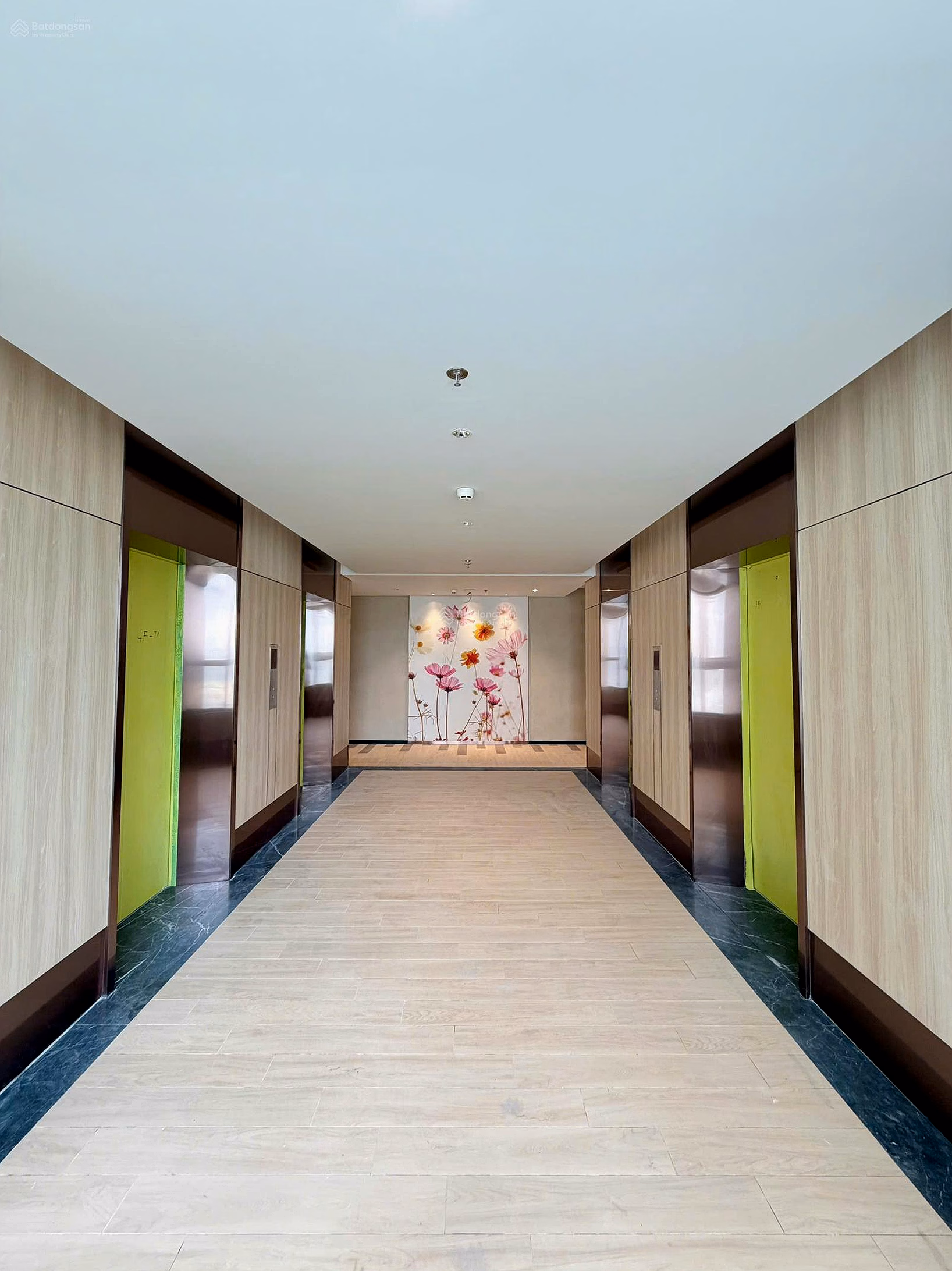 Selling Essensia Sky apartment, Nguyen Huu Tho, 5.45 billion VND, 74m2, 2 bedrooms + 2 bathrooms/baths