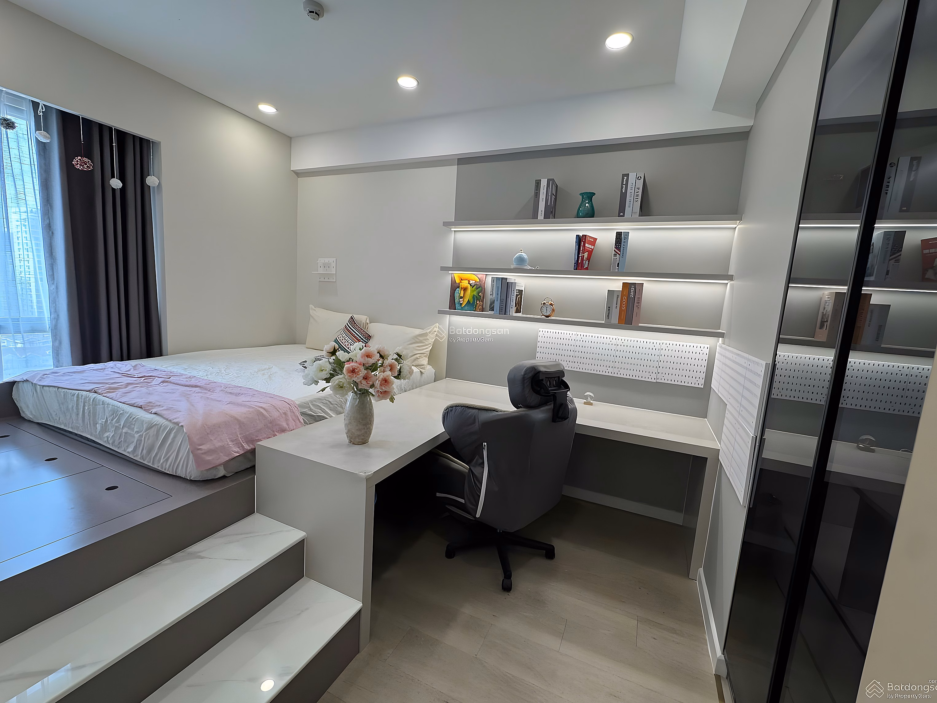 Green Valley apartment for rent, 3 bedrooms, fully furnished, with car, very nice house*** (Van Anh)