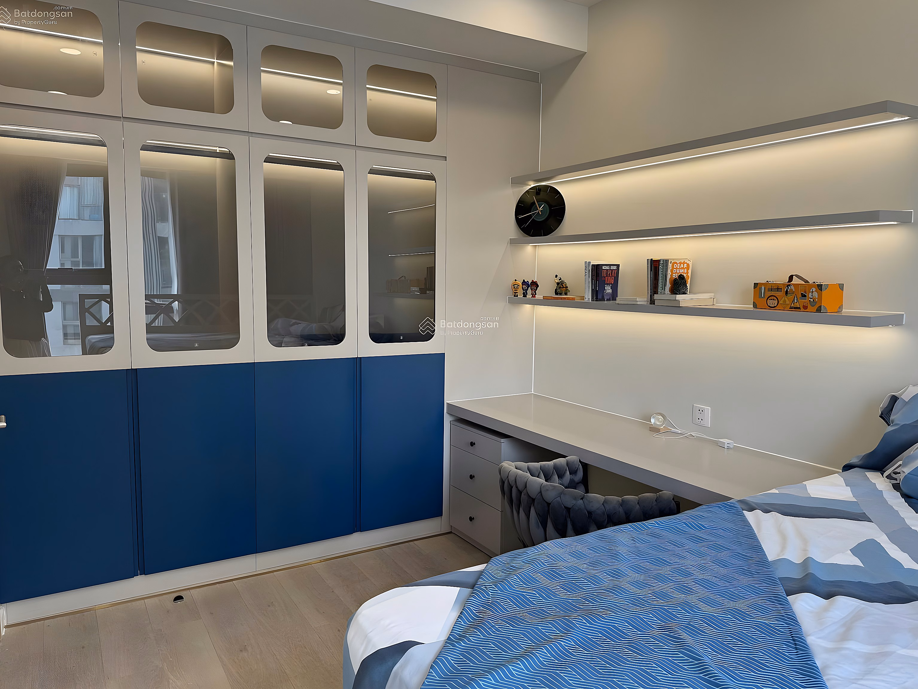 Green Valley apartment for rent, 3 bedrooms, fully furnished, with car, very nice house*** (Van Anh)
