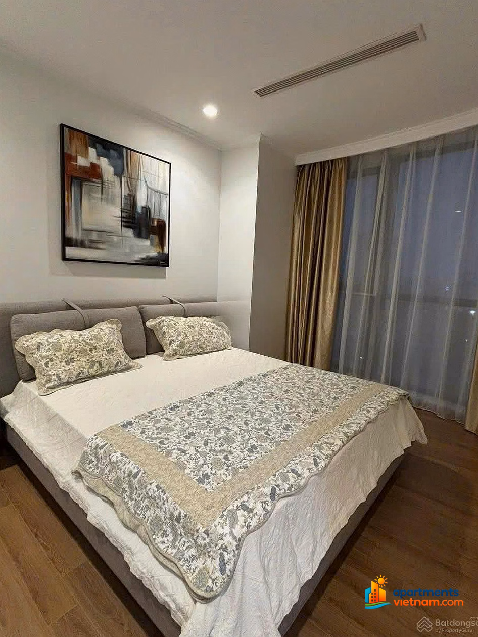 3 bedroom apartment for rent 20 million/month in Royal City, fully furnished, beautiful and clean house***