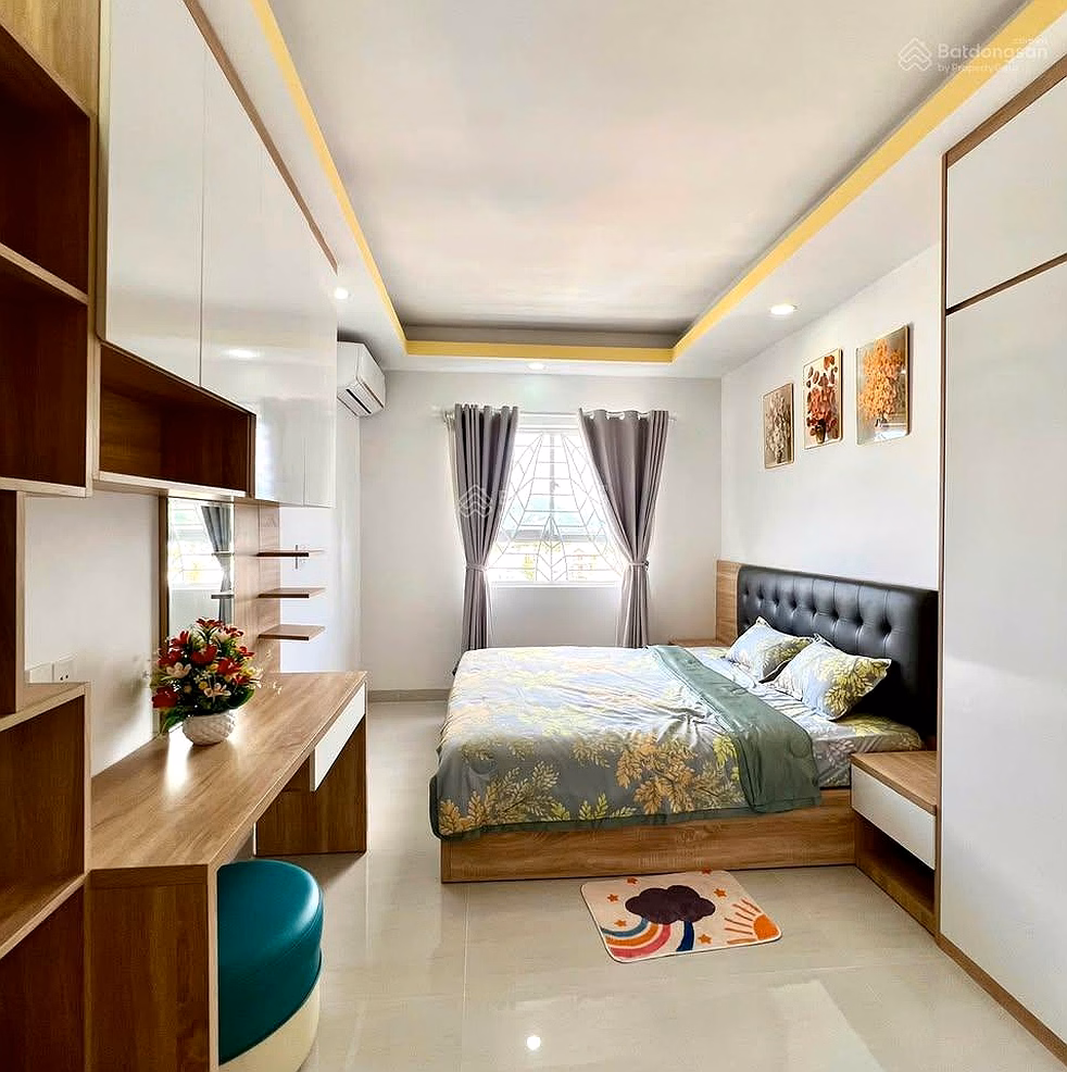 MT Pham Van Dong corner apartment 50m2/2 bedrooms given to NT, 2 billion 250 SHR, 70% loan, ready to live. 0794 818 ***