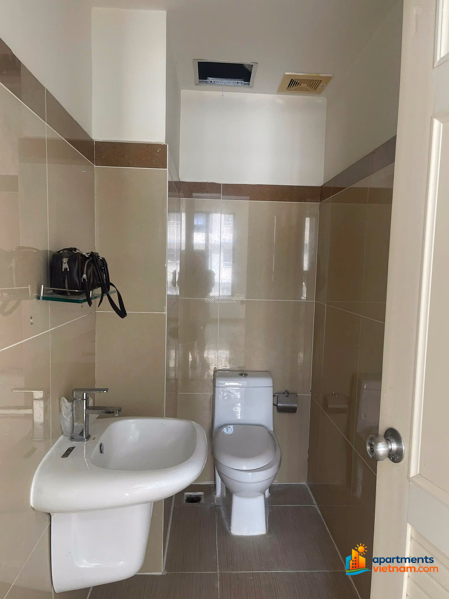 C/C The Era Town, Phu My for rent. 85m²-2 bedrooms-3 bathrooms with basic furniture. Price 8.5 million