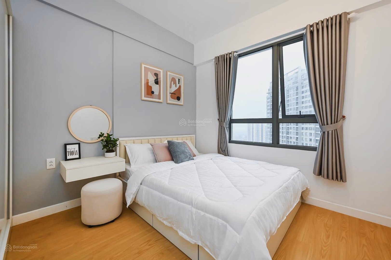 Selling a 2 bedroom corner apartment, tower 3, Masteri Thao Dien, beautiful house with river view + ready cash flow for rent each month