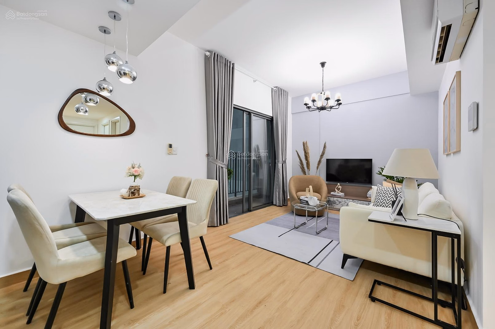Selling a 2 bedroom corner apartment, tower 3, Masteri Thao Dien, beautiful house with river view + ready cash flow for rent each month