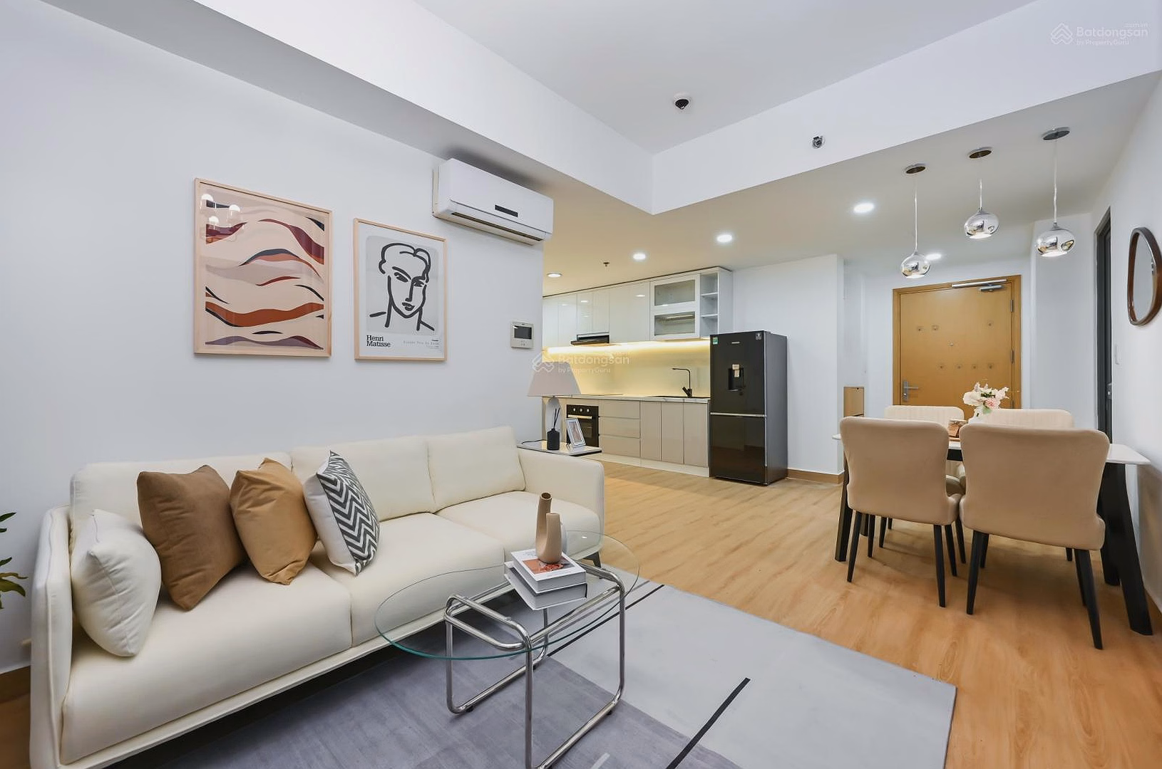Selling a 2 bedroom corner apartment, tower 3, Masteri Thao Dien, beautiful house with river view + ready cash flow for rent each month