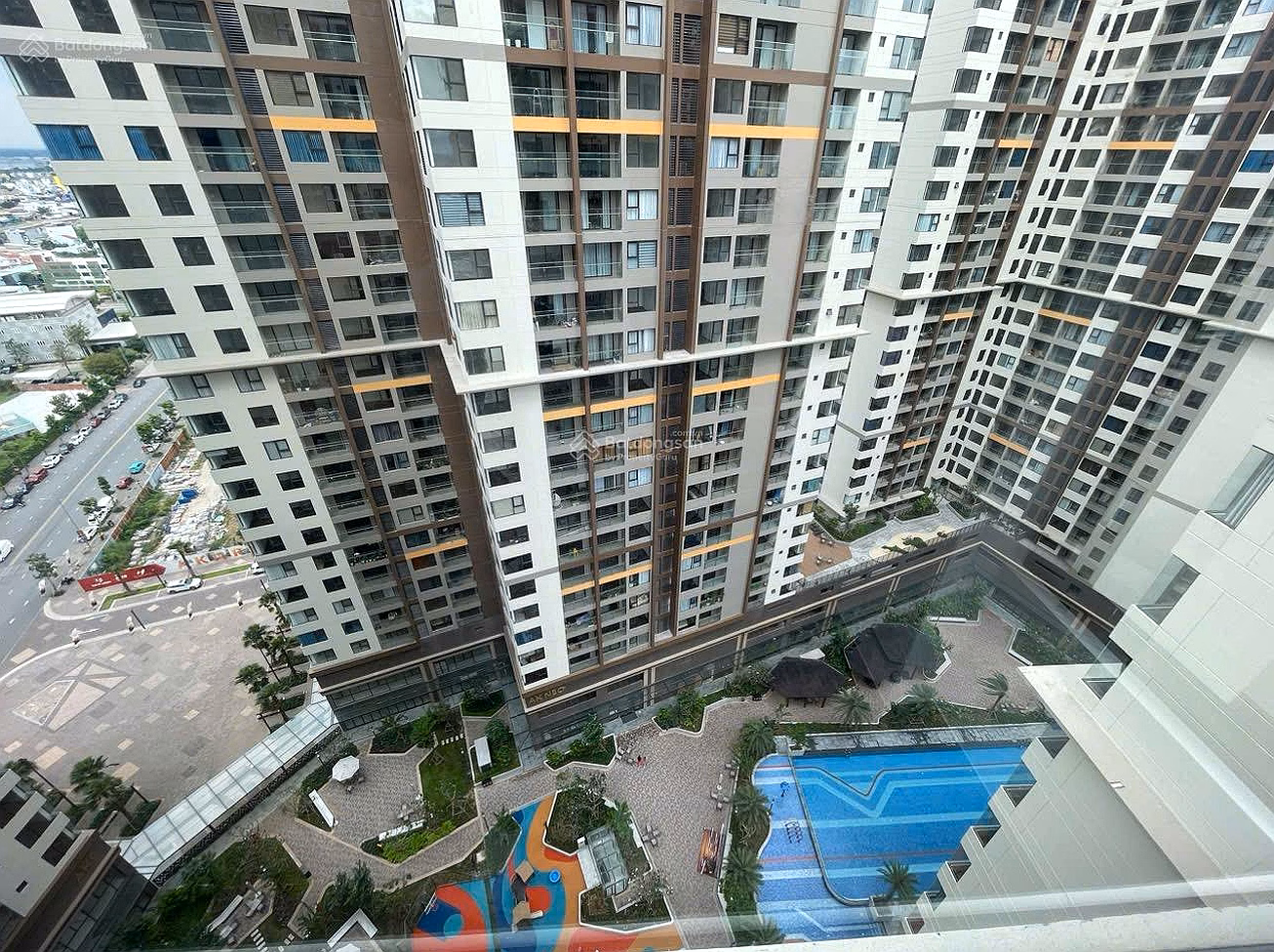 Akari Phase 2 corner apartment for sale, 100% new; 2 bedrooms, 2 bathrooms, 80m2, price only 4,850 billion, bank supports 70% loan