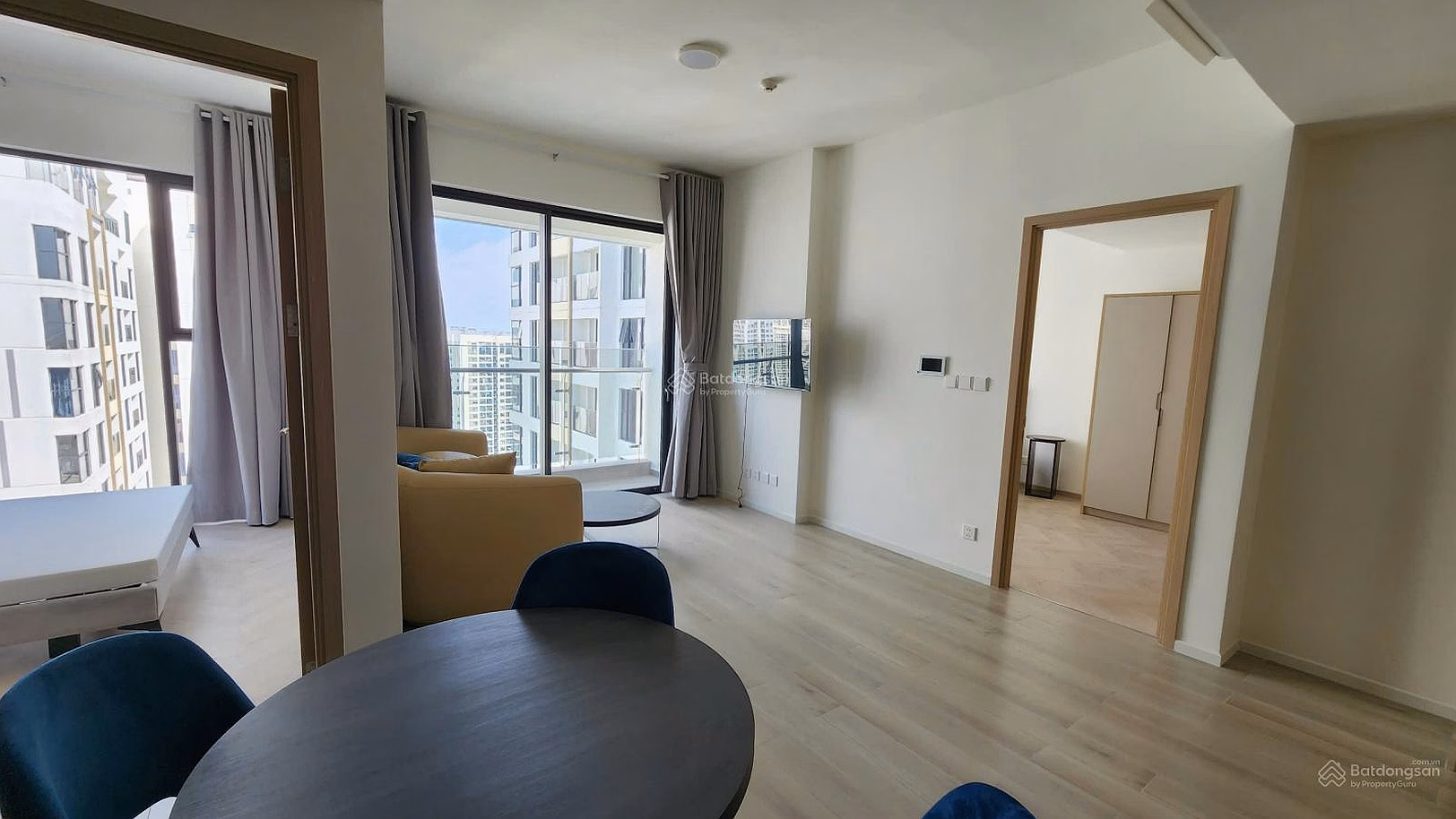 Middle floor 2 bedrooms - MCP tower D full furniture, Masteri Center Point - 4.83 billion all in - internal view