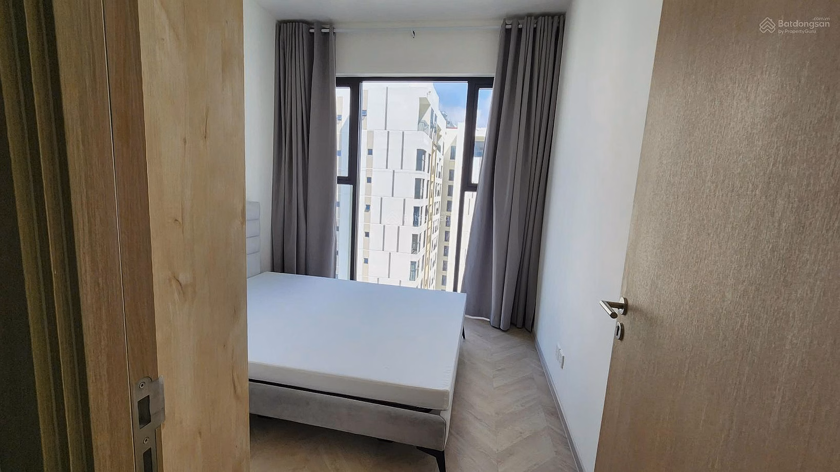 Middle floor 2 bedrooms - MCP tower D full furniture, Masteri Center Point - 4.83 billion all in - internal view
